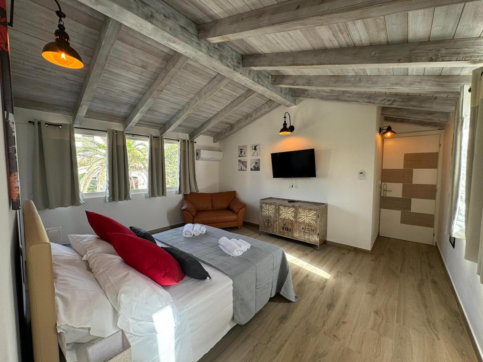 Double or Twin Room photo 3