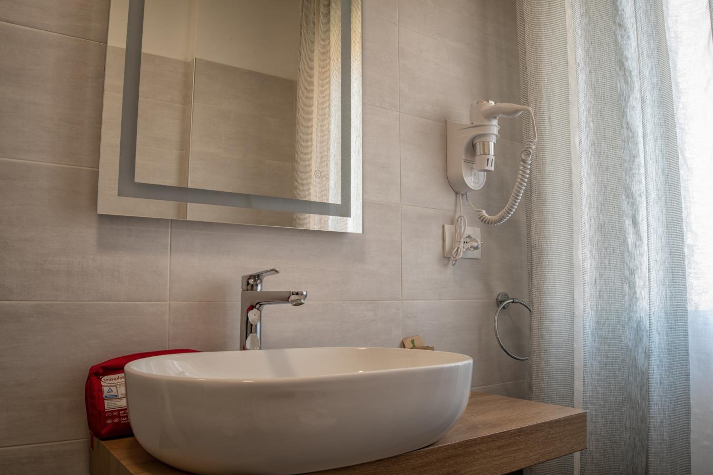 Double Room With Private Bathroom photo 3
