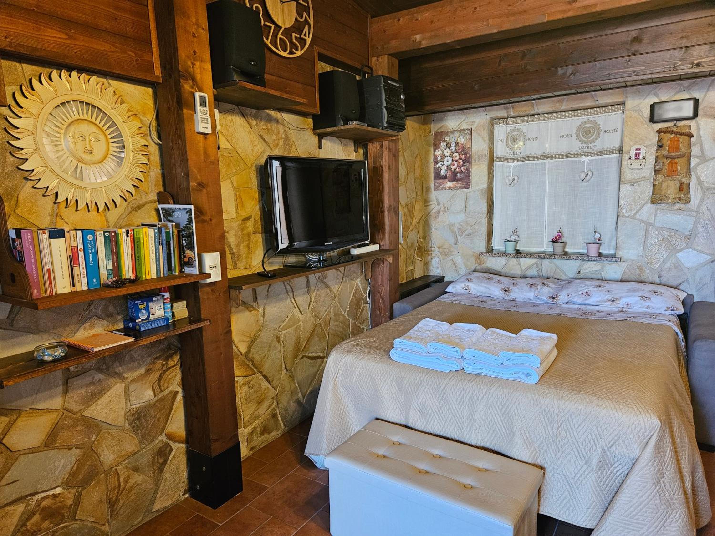 One-Bedroom House photo 1