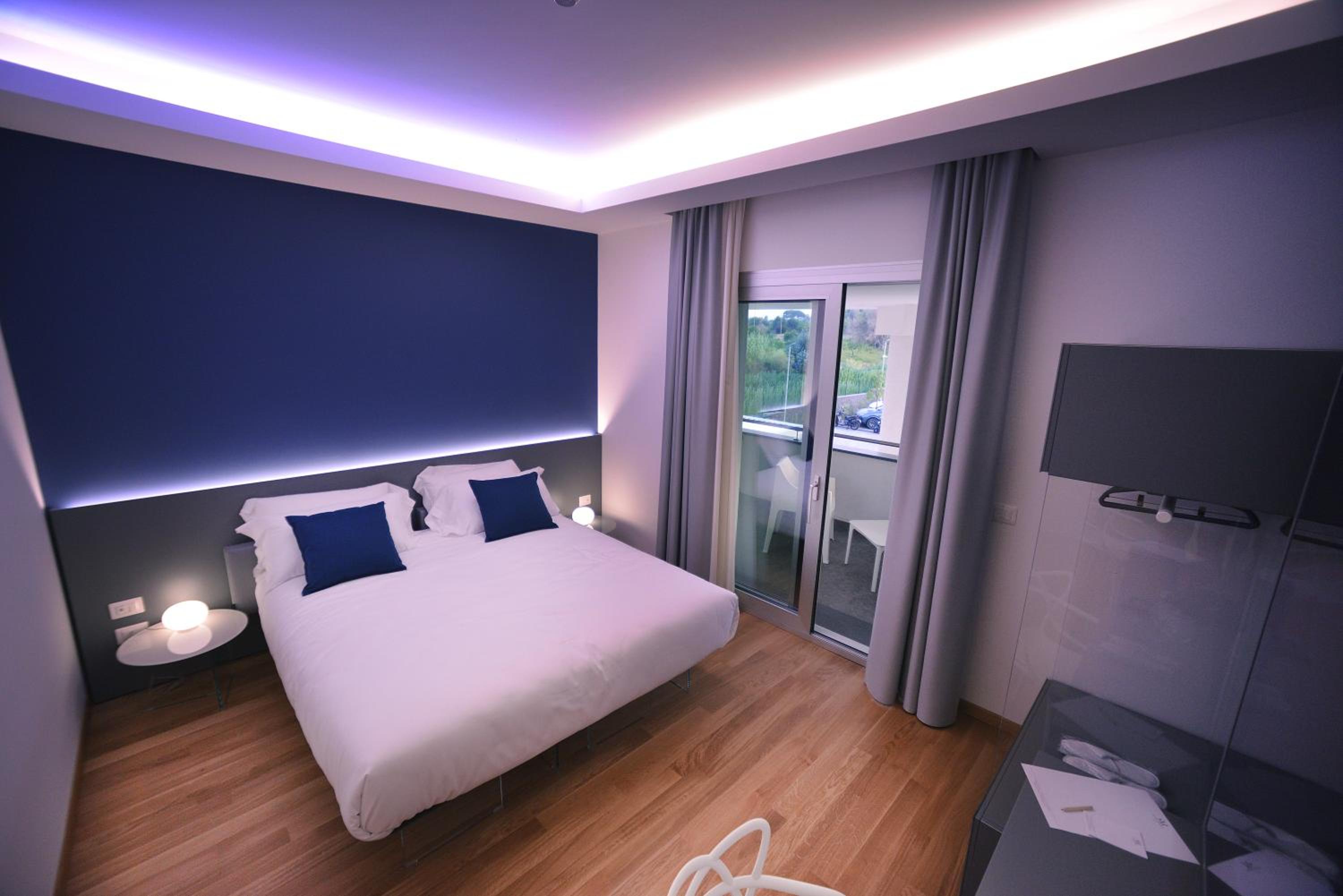Double Room with Balcony - Disability Access