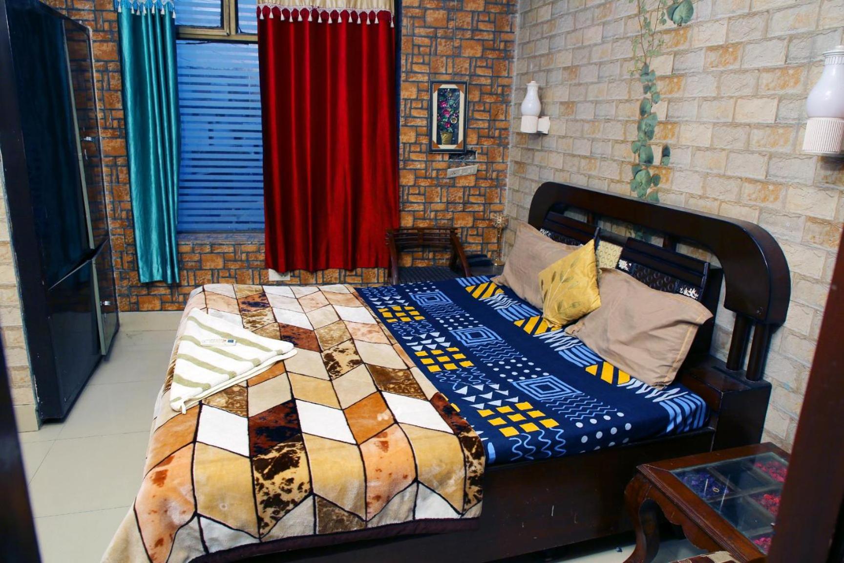 Standard King Room photo 2