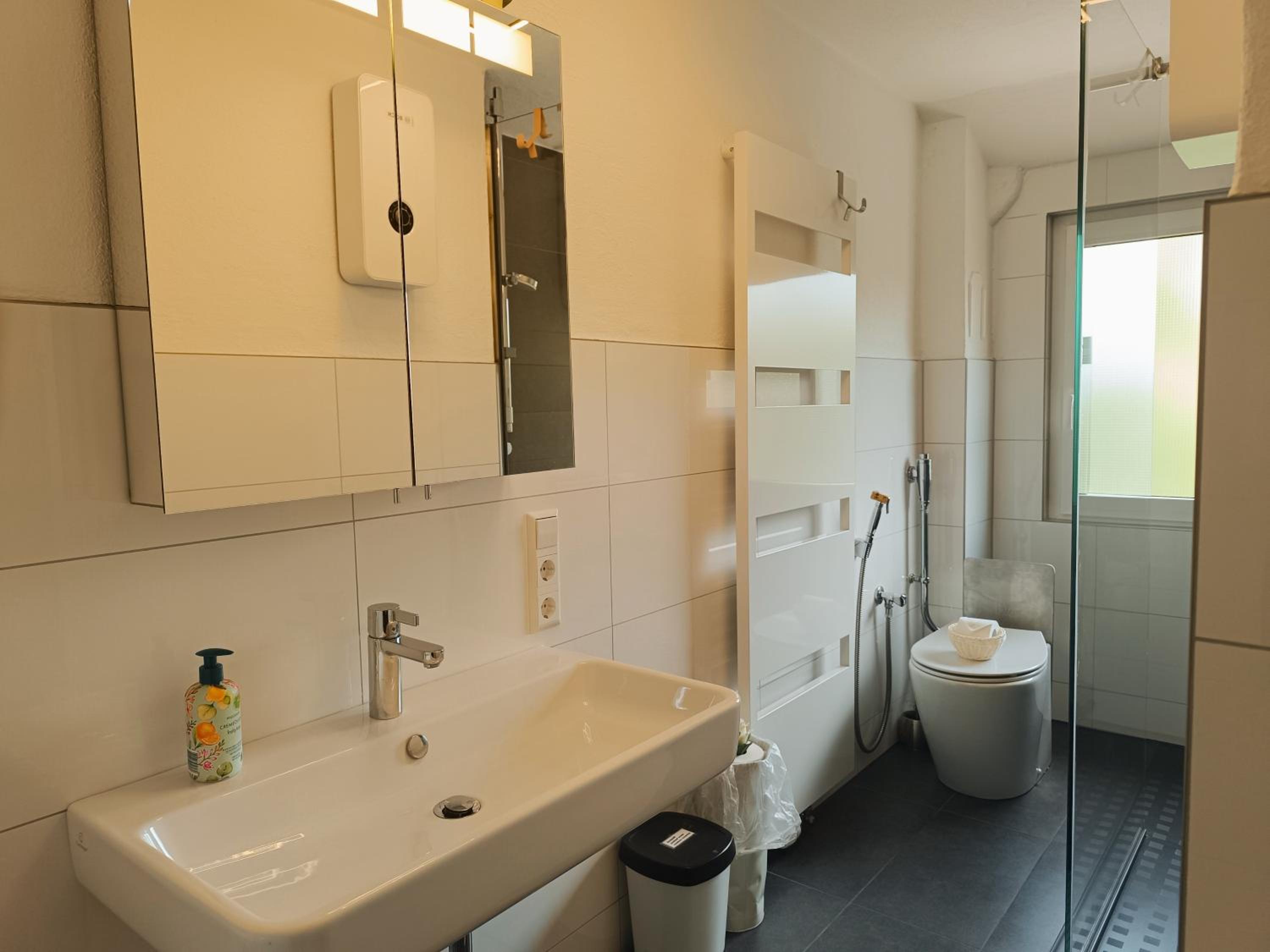 One-Bedroom Apartment - Photo 9