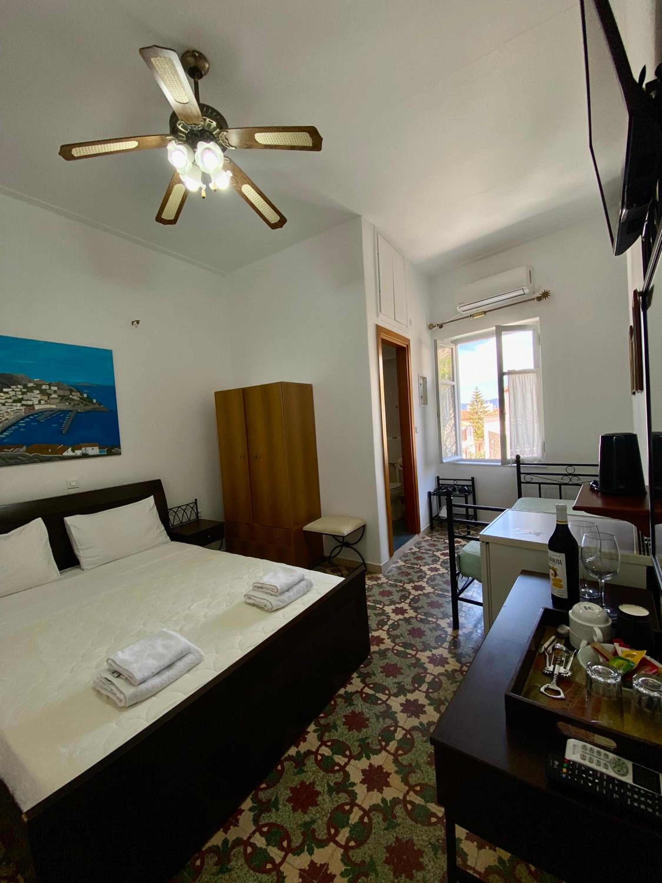 Triple Room with Shower photo 1