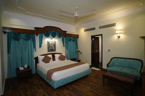 Executive Suite - Photo 5