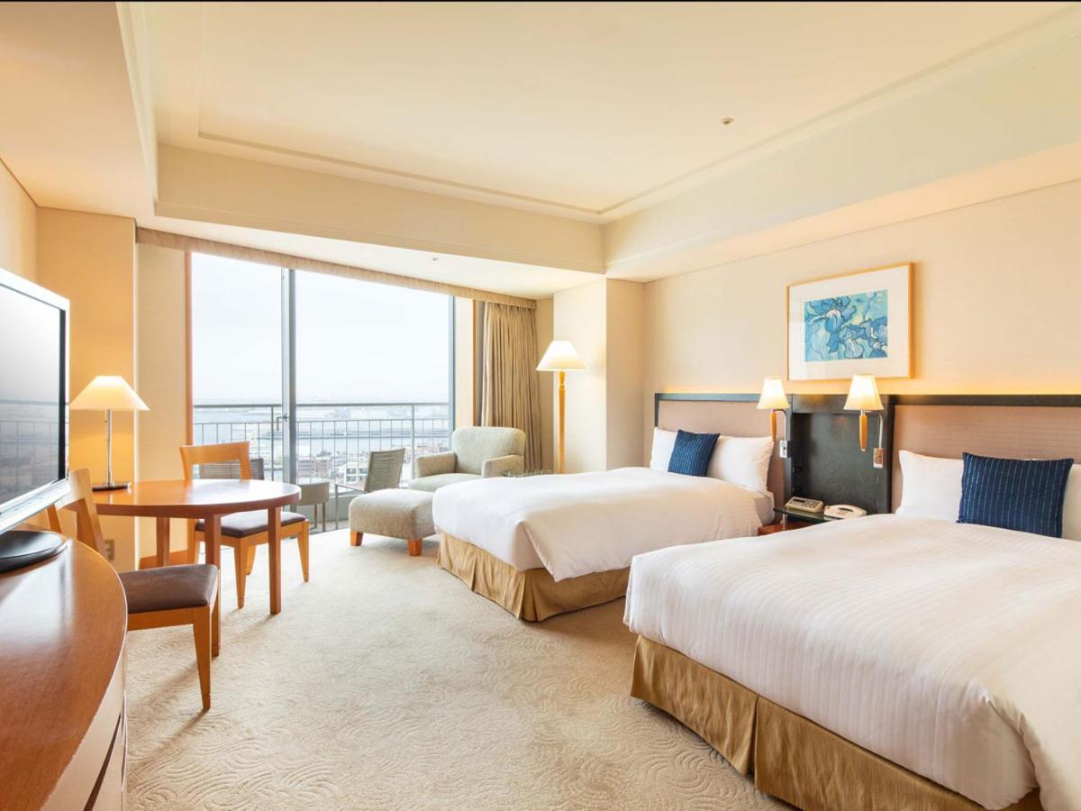 Executive Twin Room with Bay View - Smoking - Photo 1