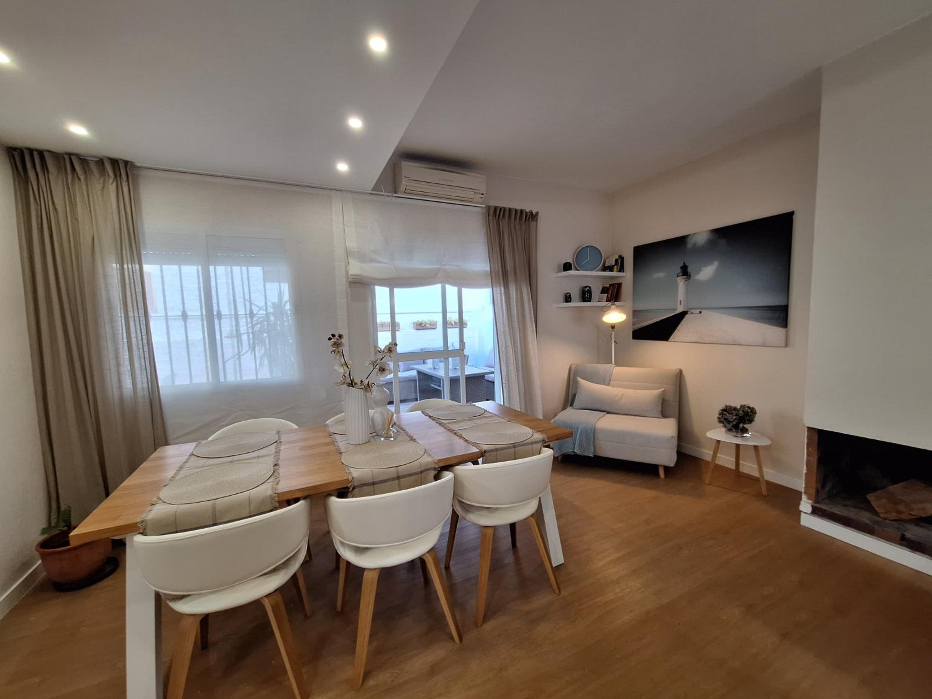 Four-Bedroom House photo 3