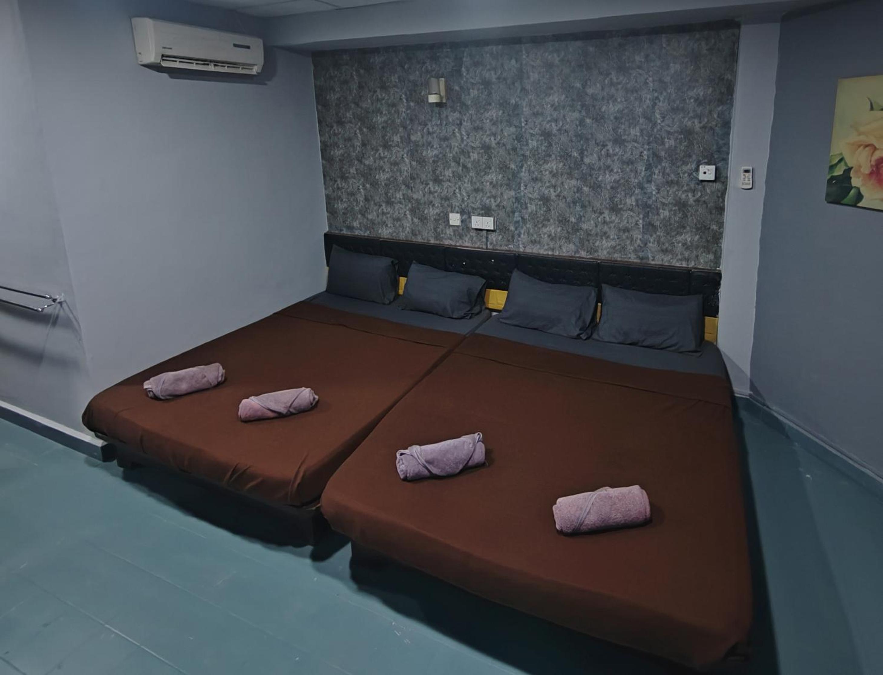 Deluxe Queen Room With Two Queen Beds