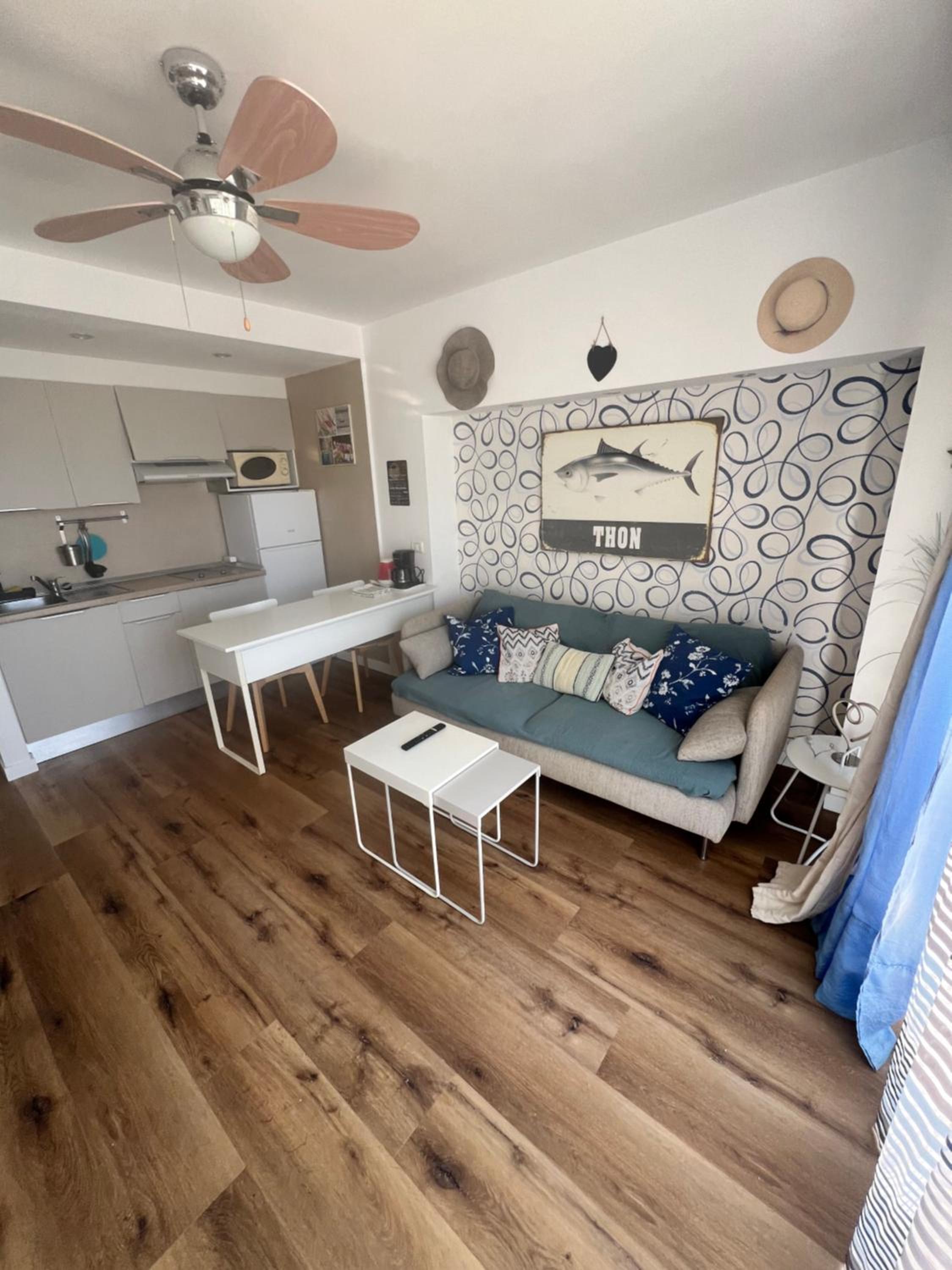 One-Bedroom Apartment photo 2
