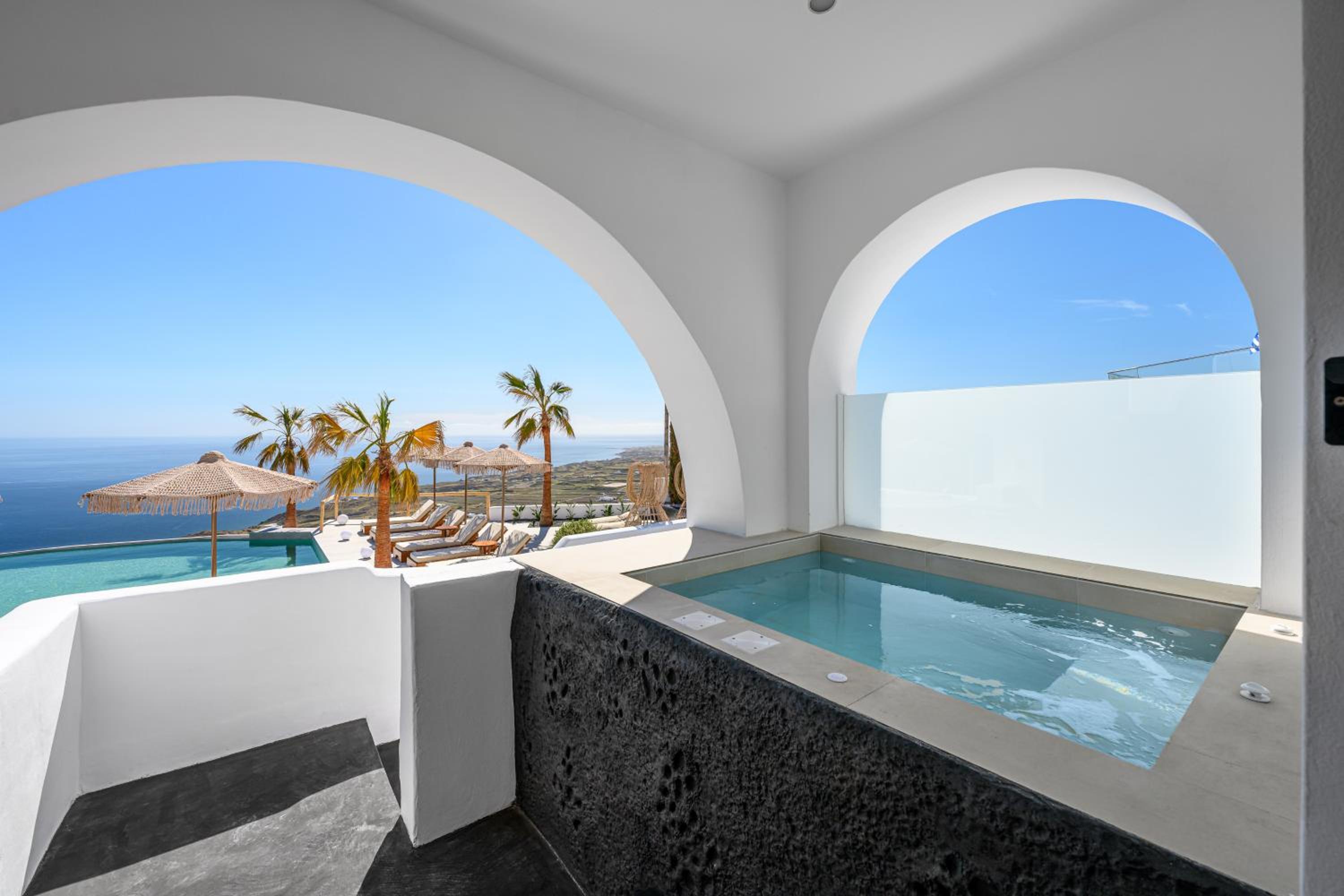 Superior Suite with Outdoor Hot Tub & Sea View - Photo 7
