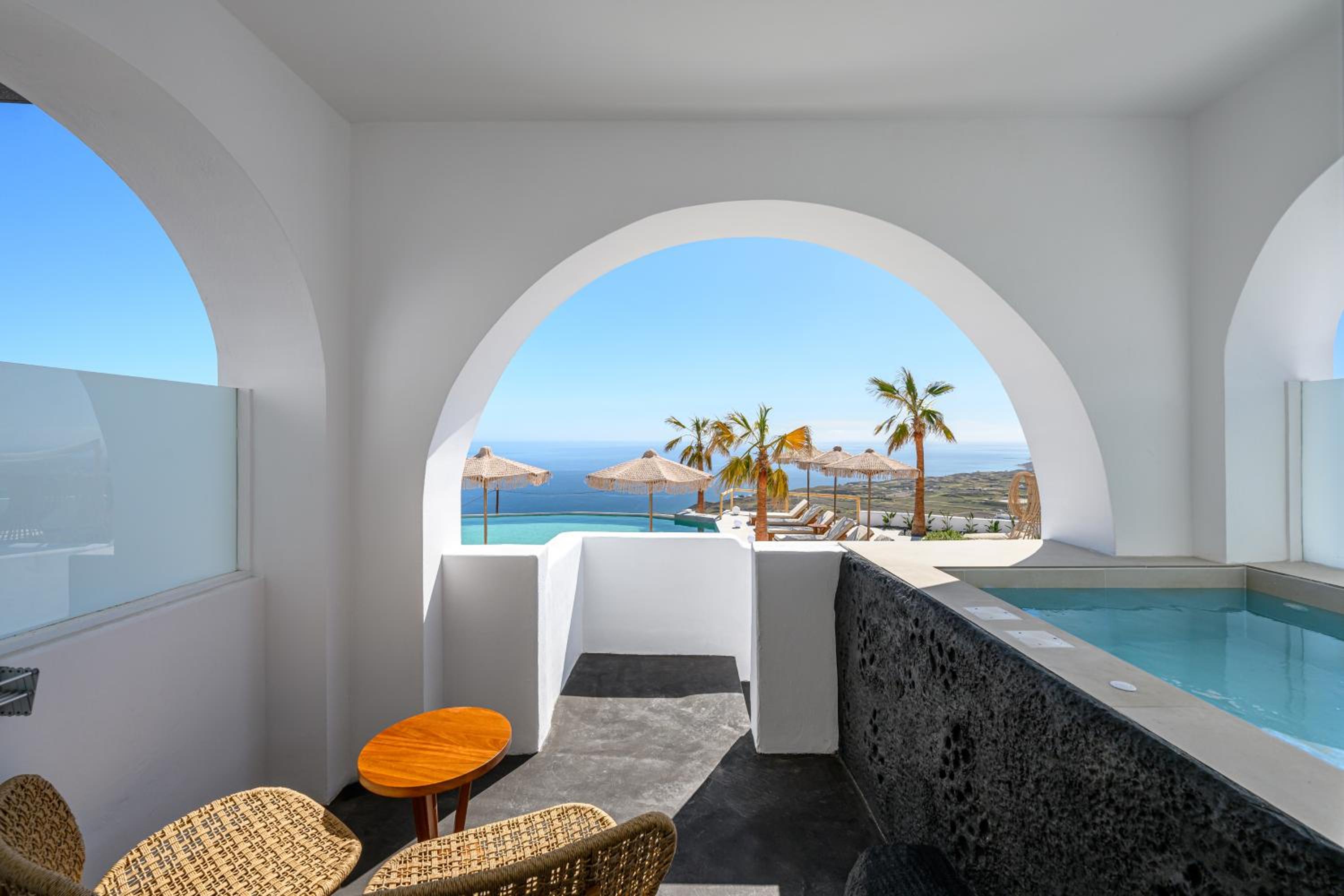 Superior Suite with Outdoor Hot Tub & Sea View - Photo 13