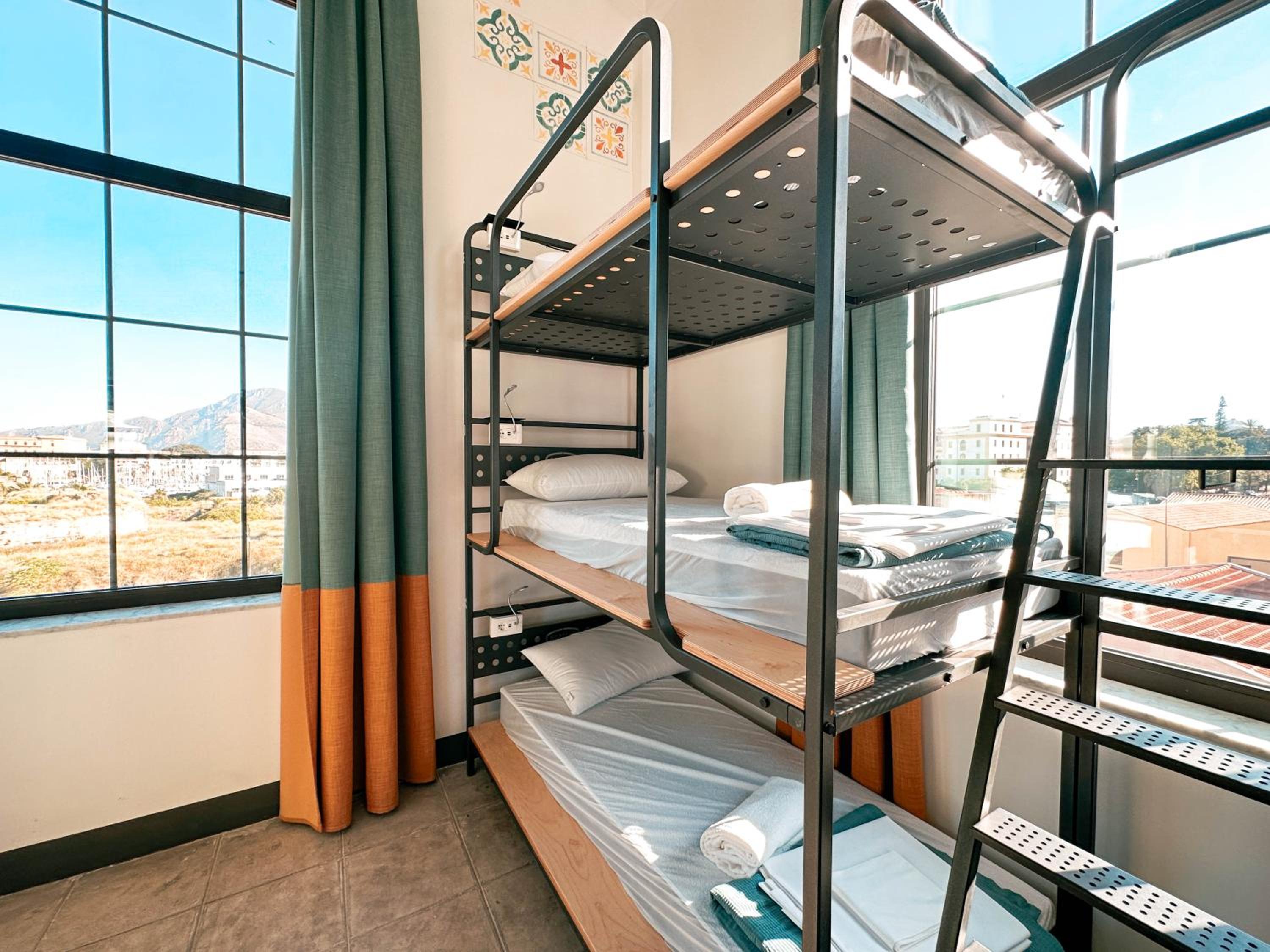 Female Dormitory Room photo 1