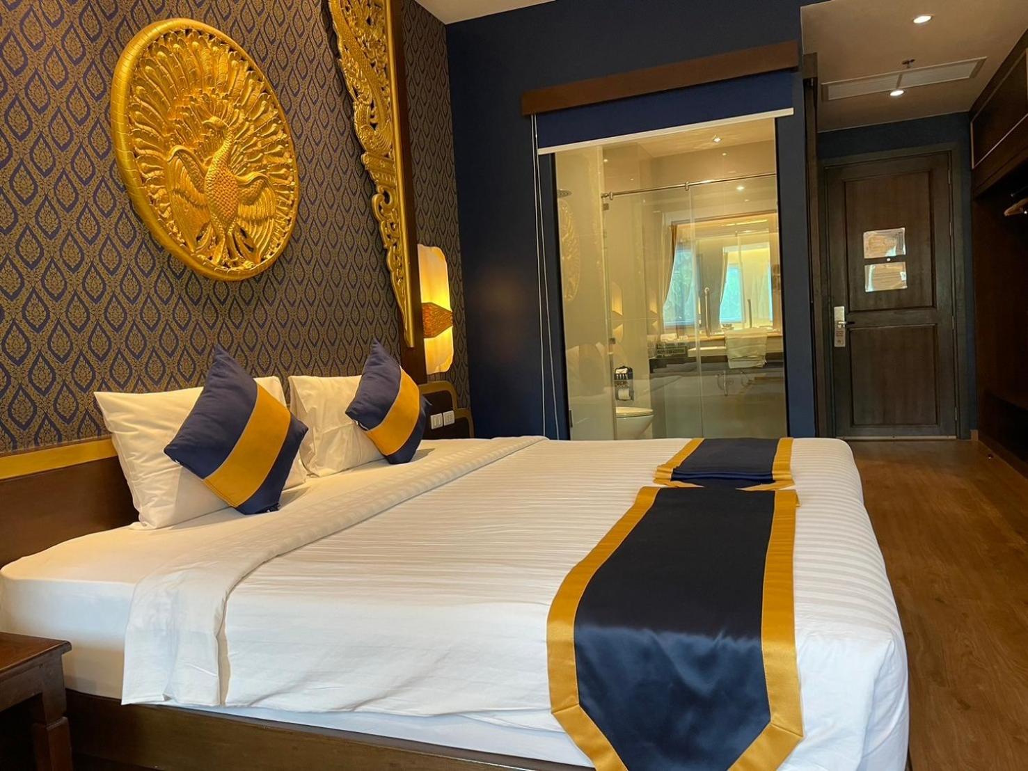 "Relax in luxury with stunning decor and comfort."