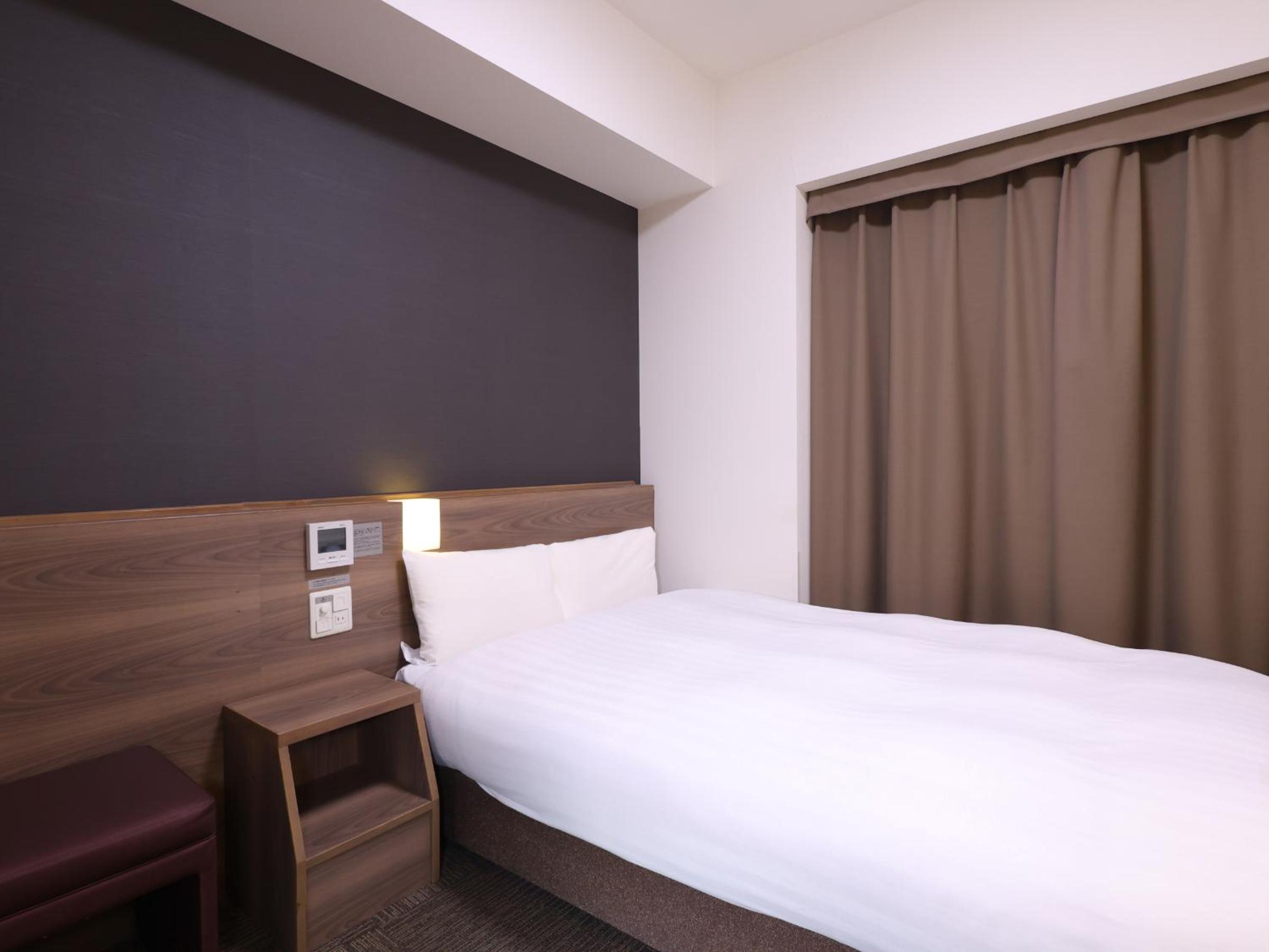 Double Room with Small Double Bed for Single Use - Non-Smoking photo 1