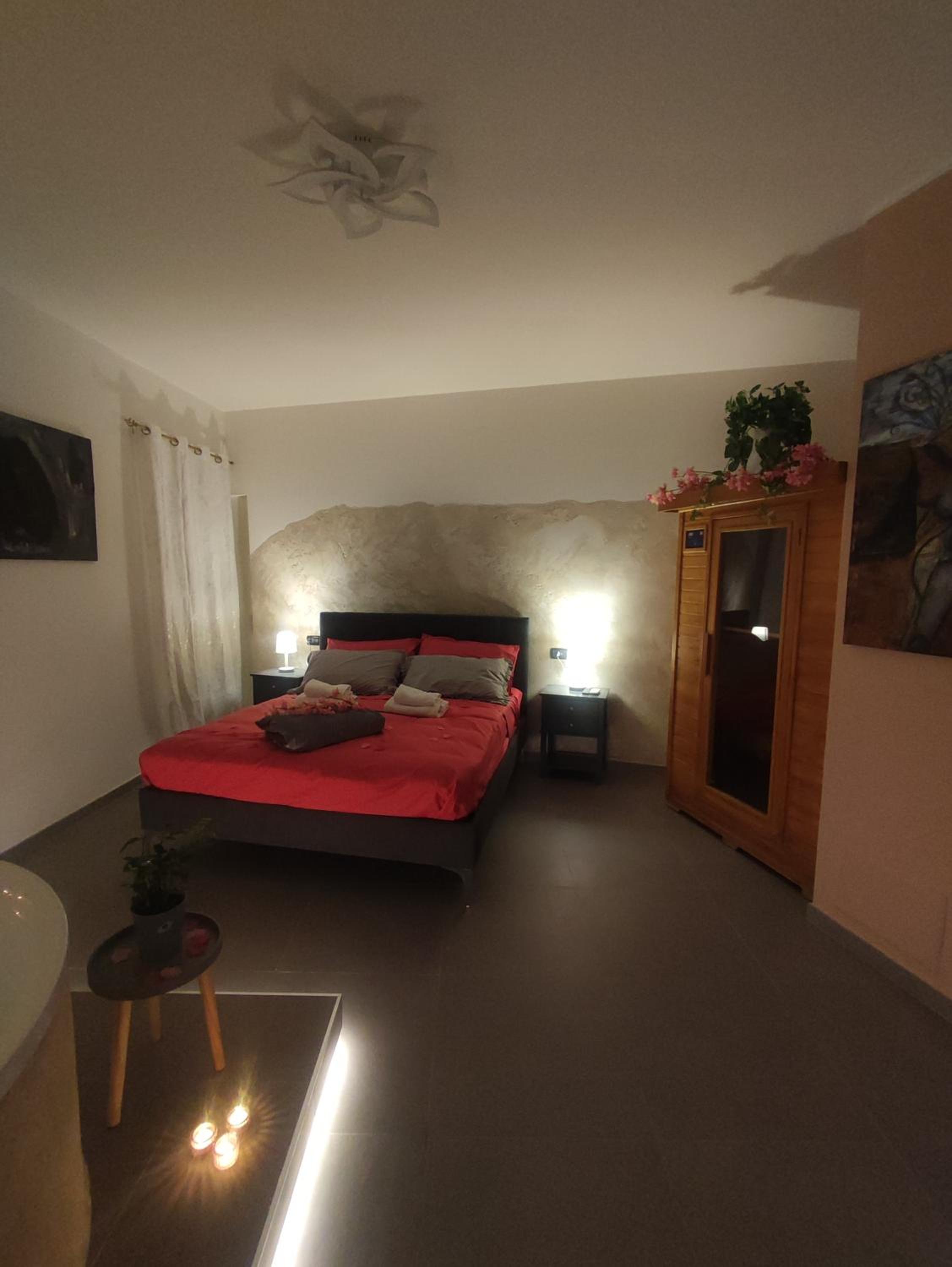 Deluxe King Room photo 1