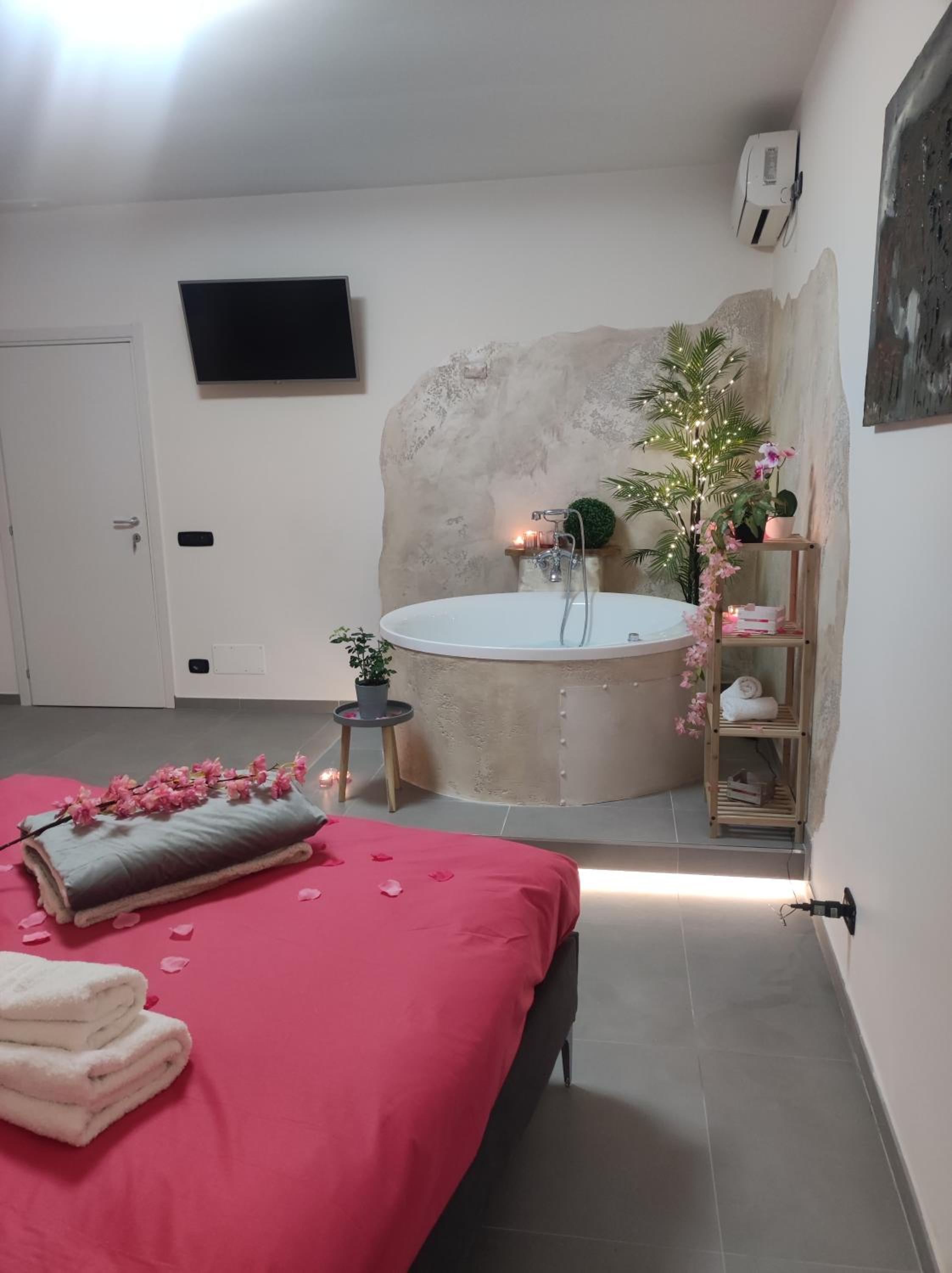 Deluxe King Room photo 3