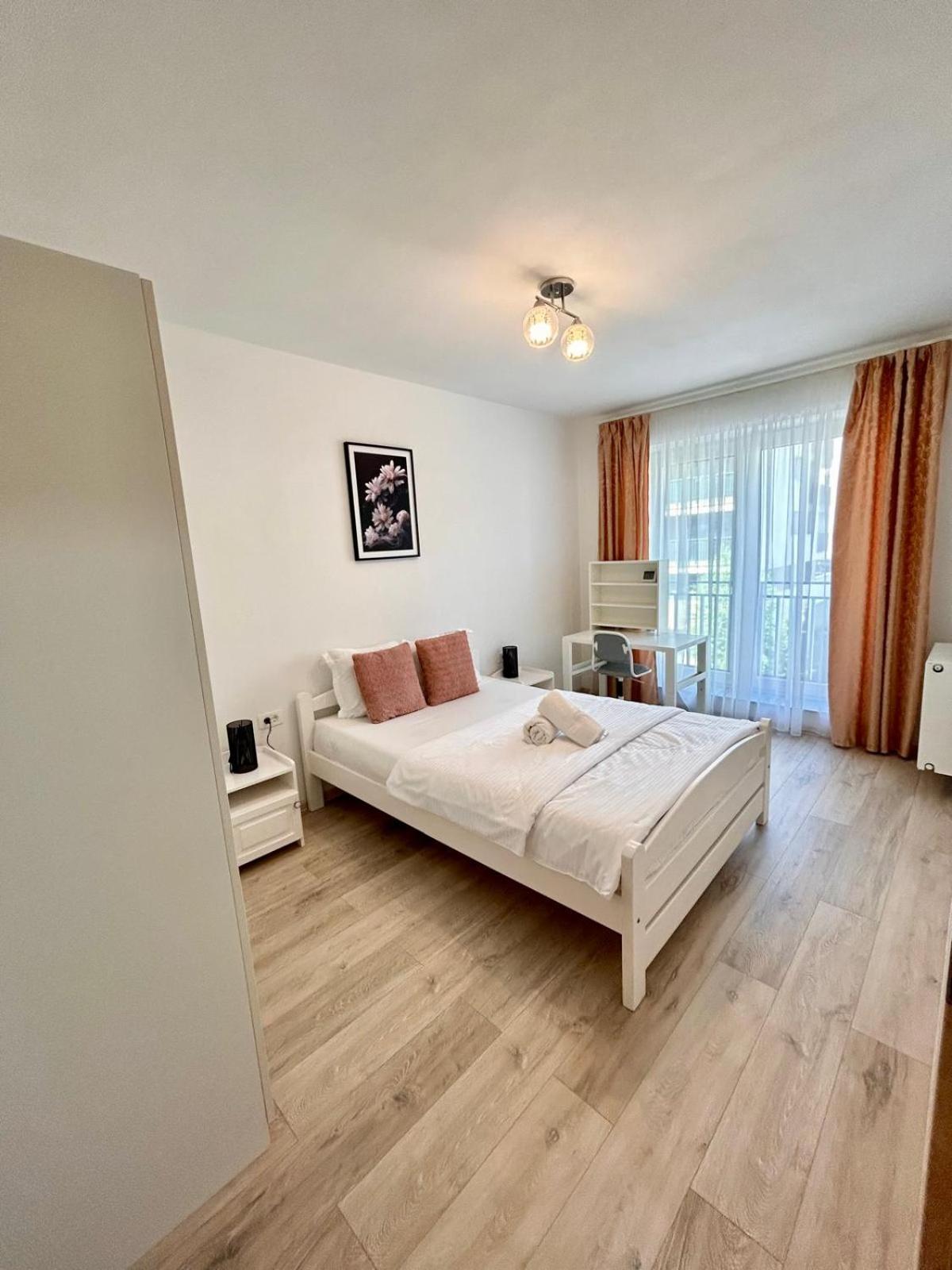 Apartment With View And Balcony photo 1