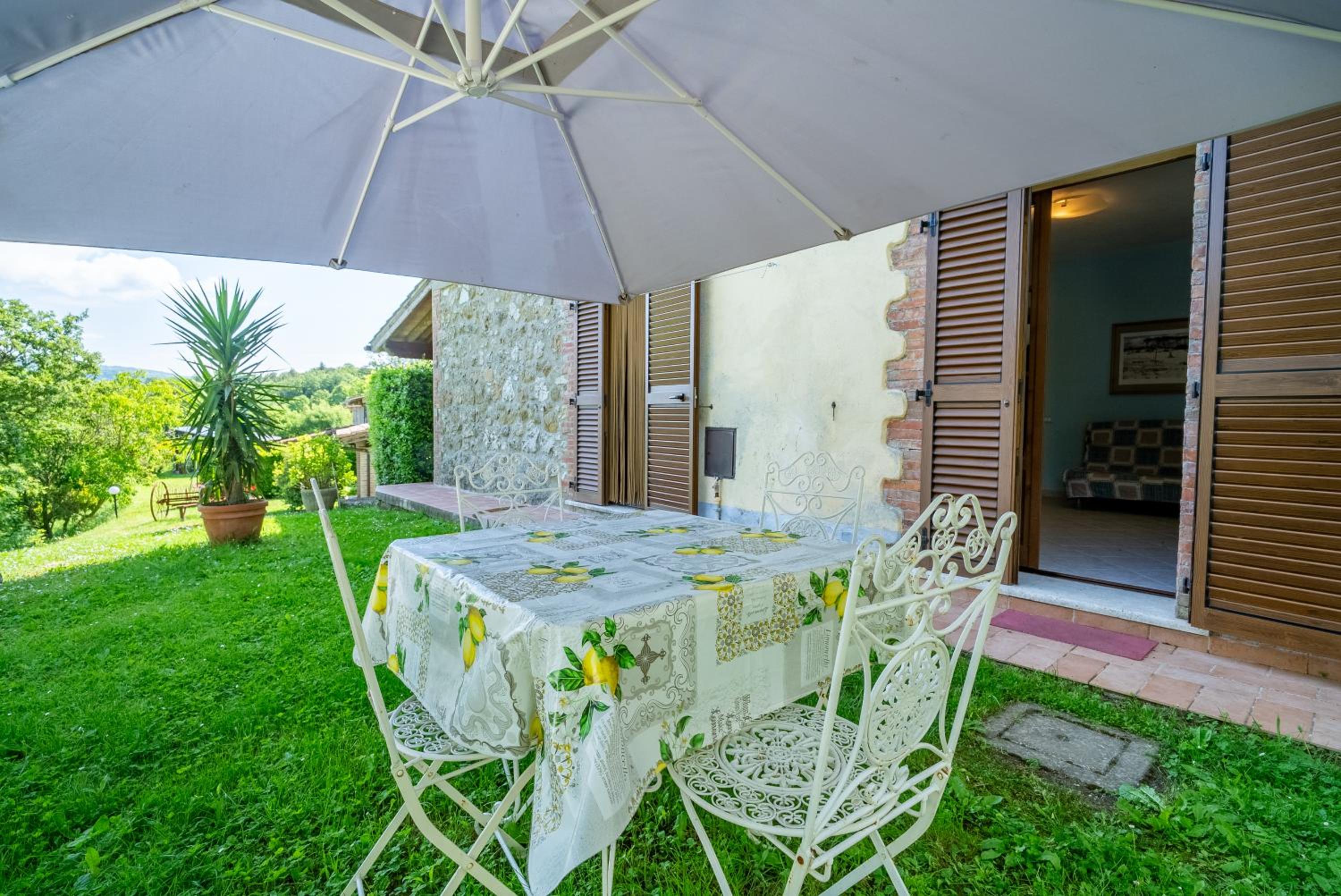 Apartment with Terrace photo 3