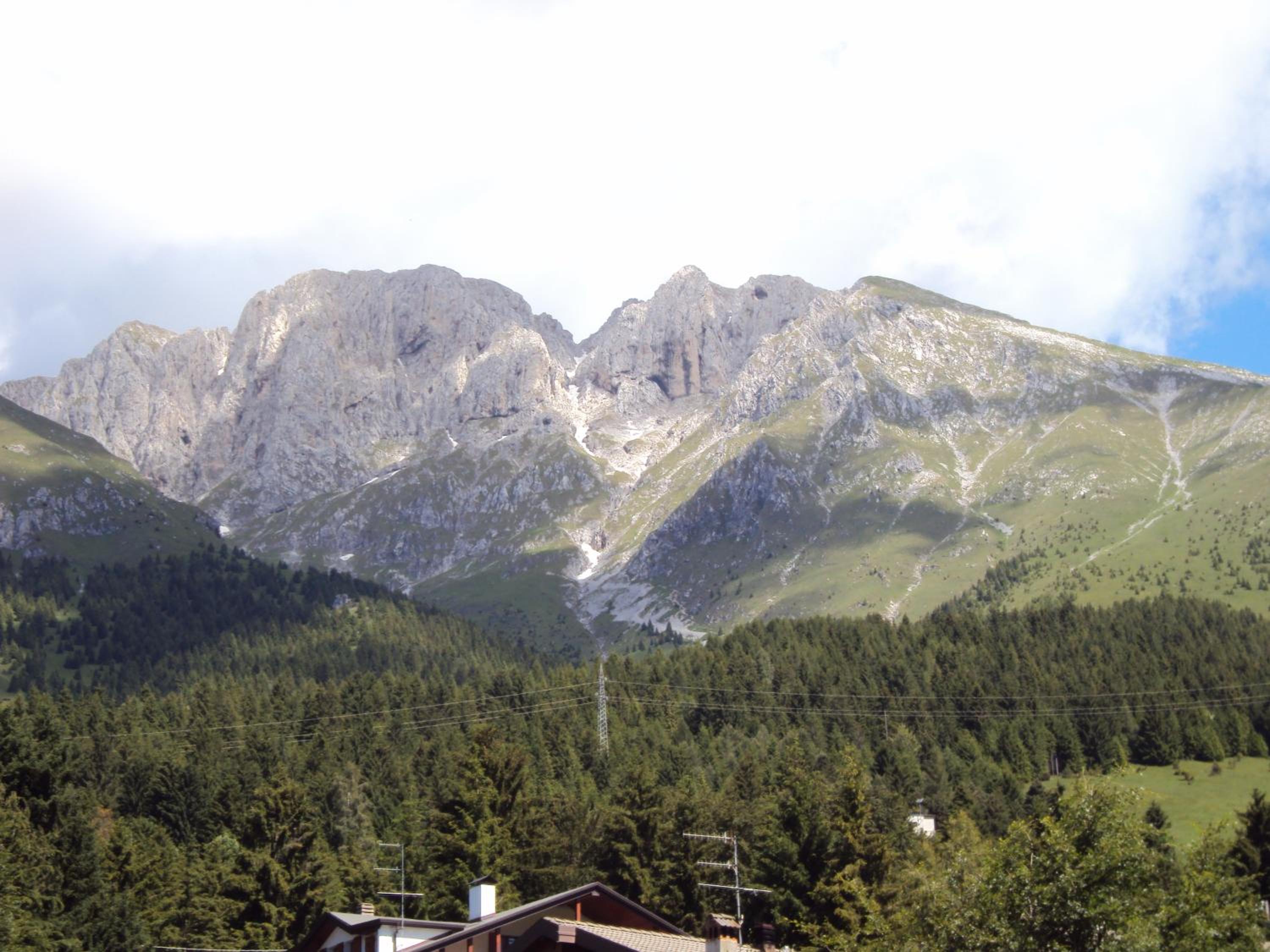 Double Room with Balcony and Mountain View - Photo 9