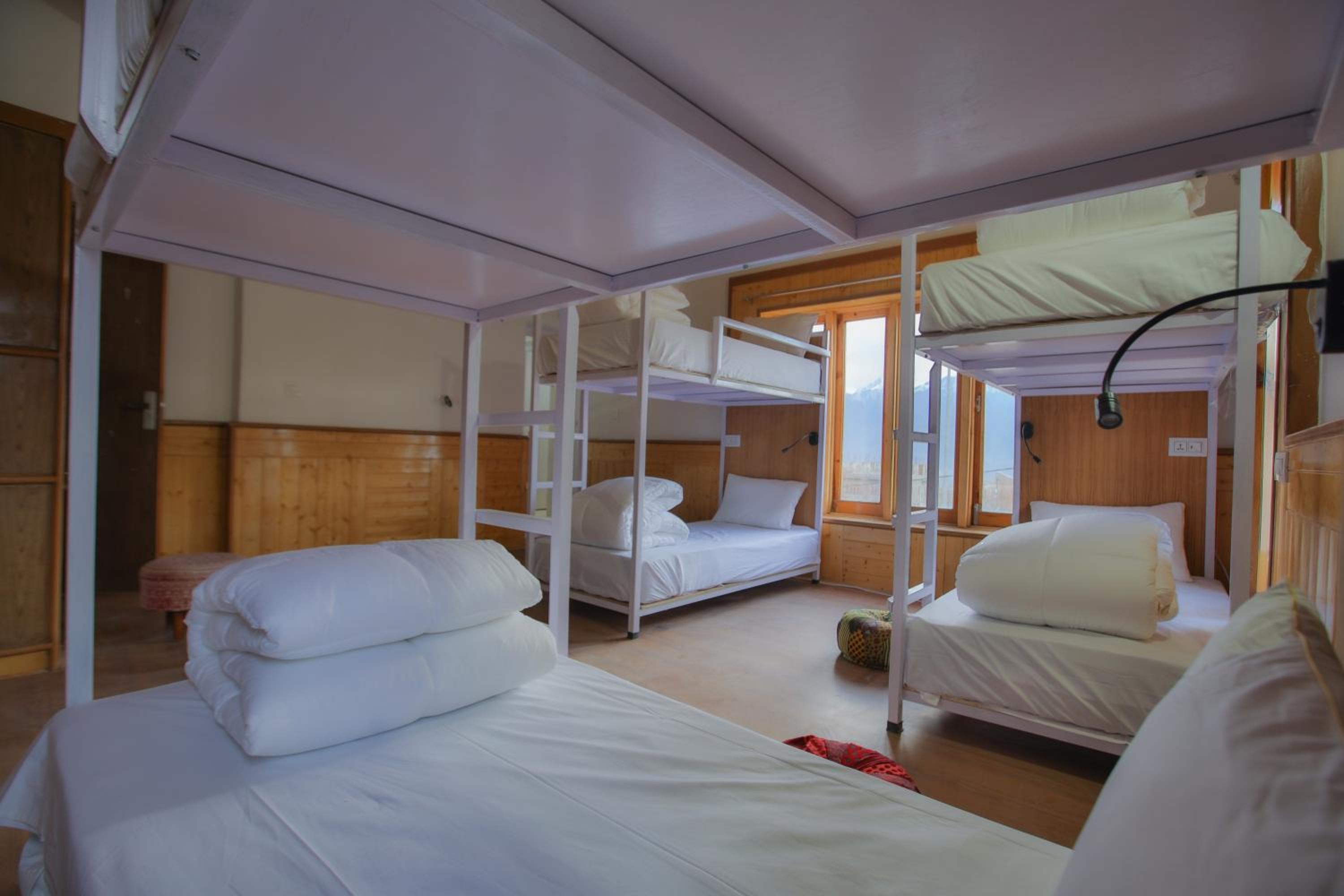 Female Dormitory Room photo 3