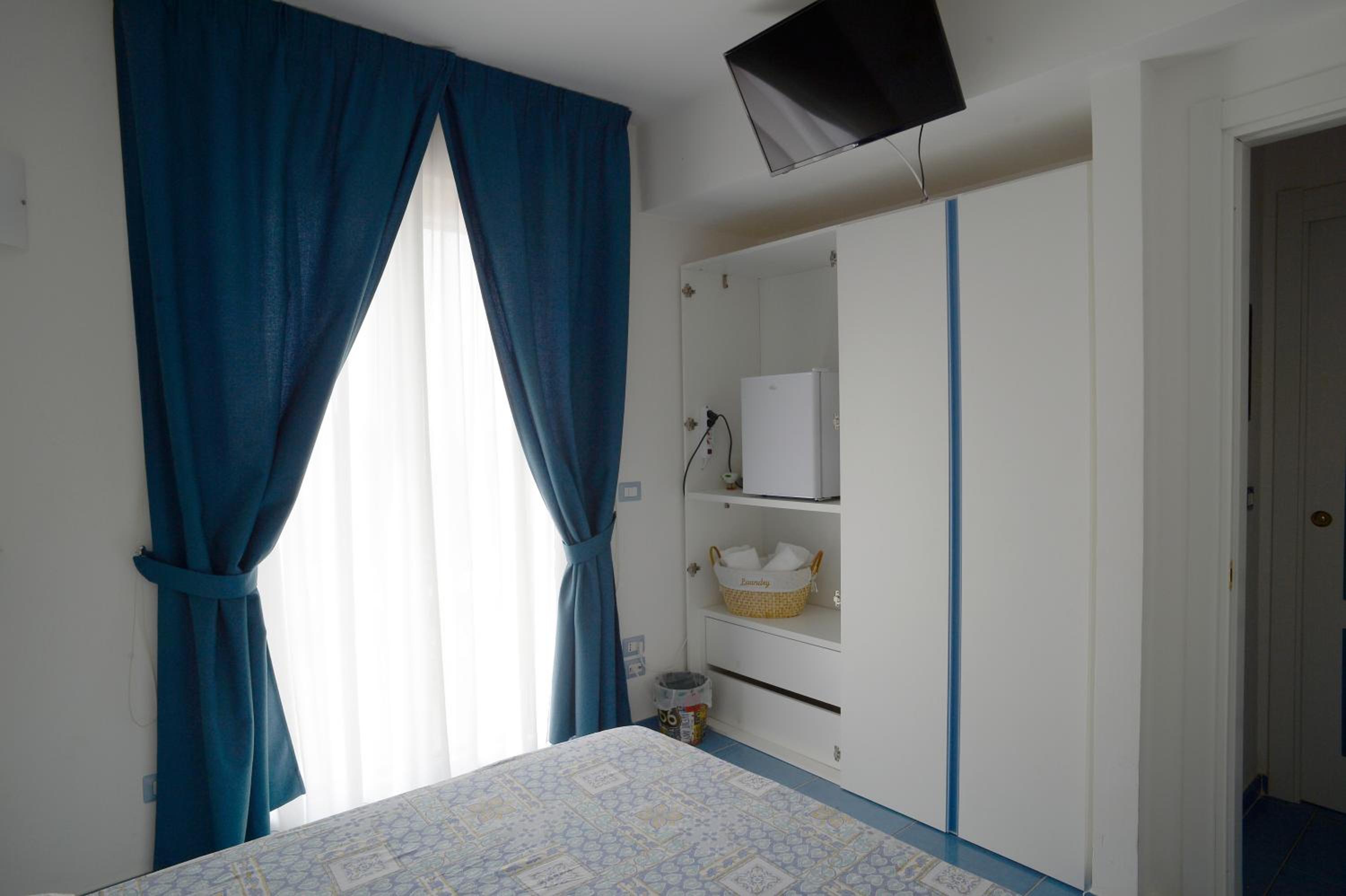 Double Room with Private External Bathroom photo 3