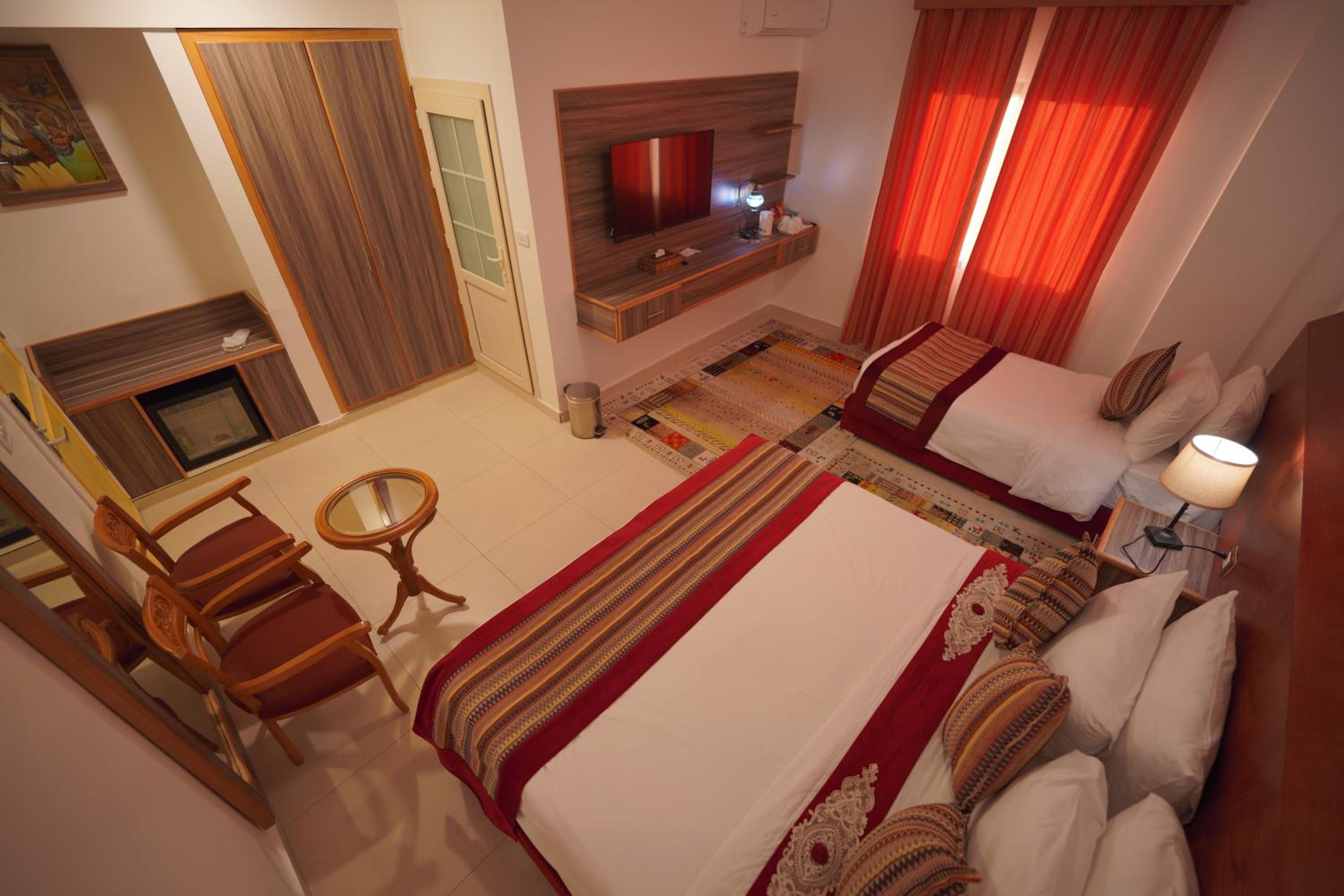 Deluxe Triple Room - Photo 24
