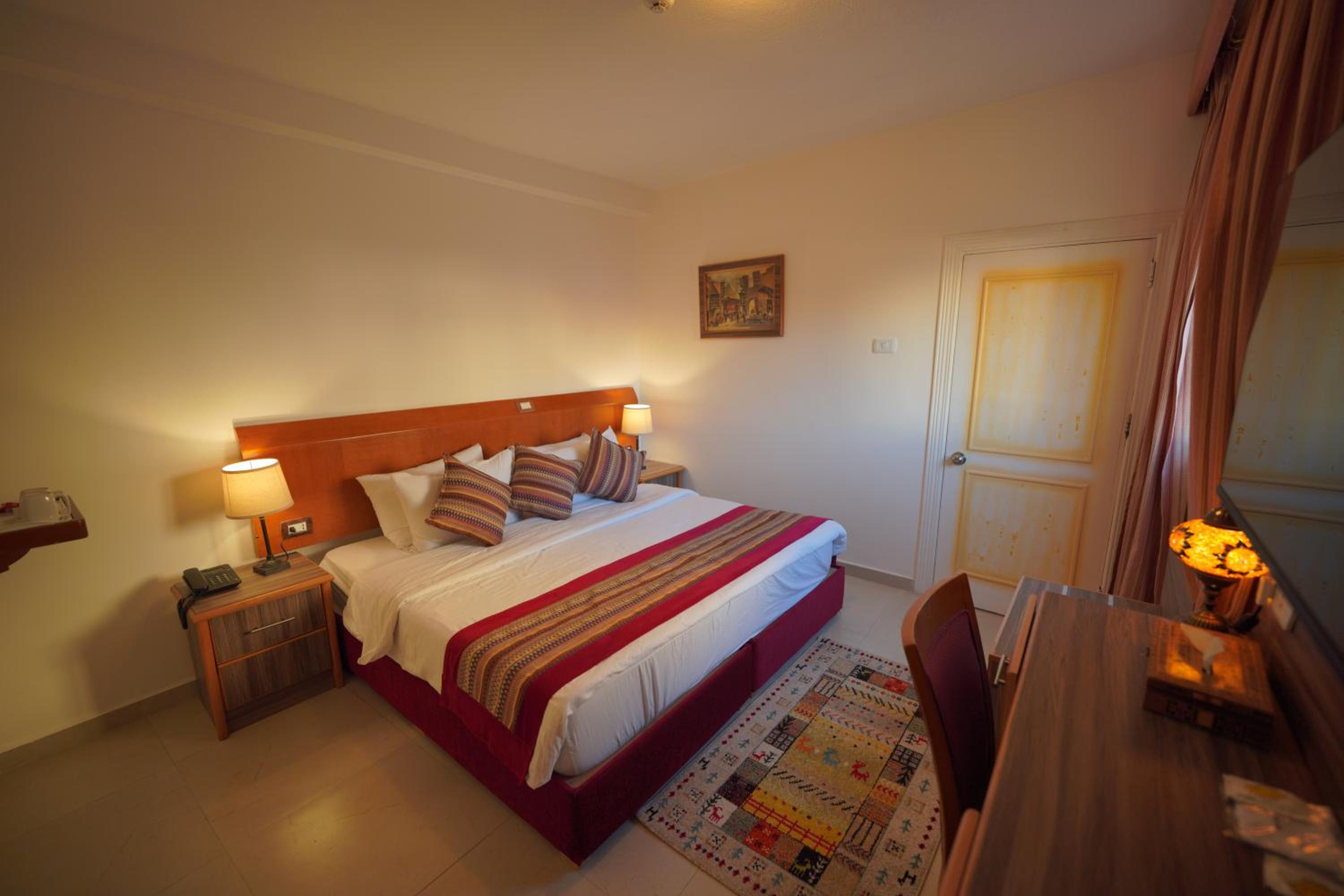 Budget Double or Twin Room - Photo 4