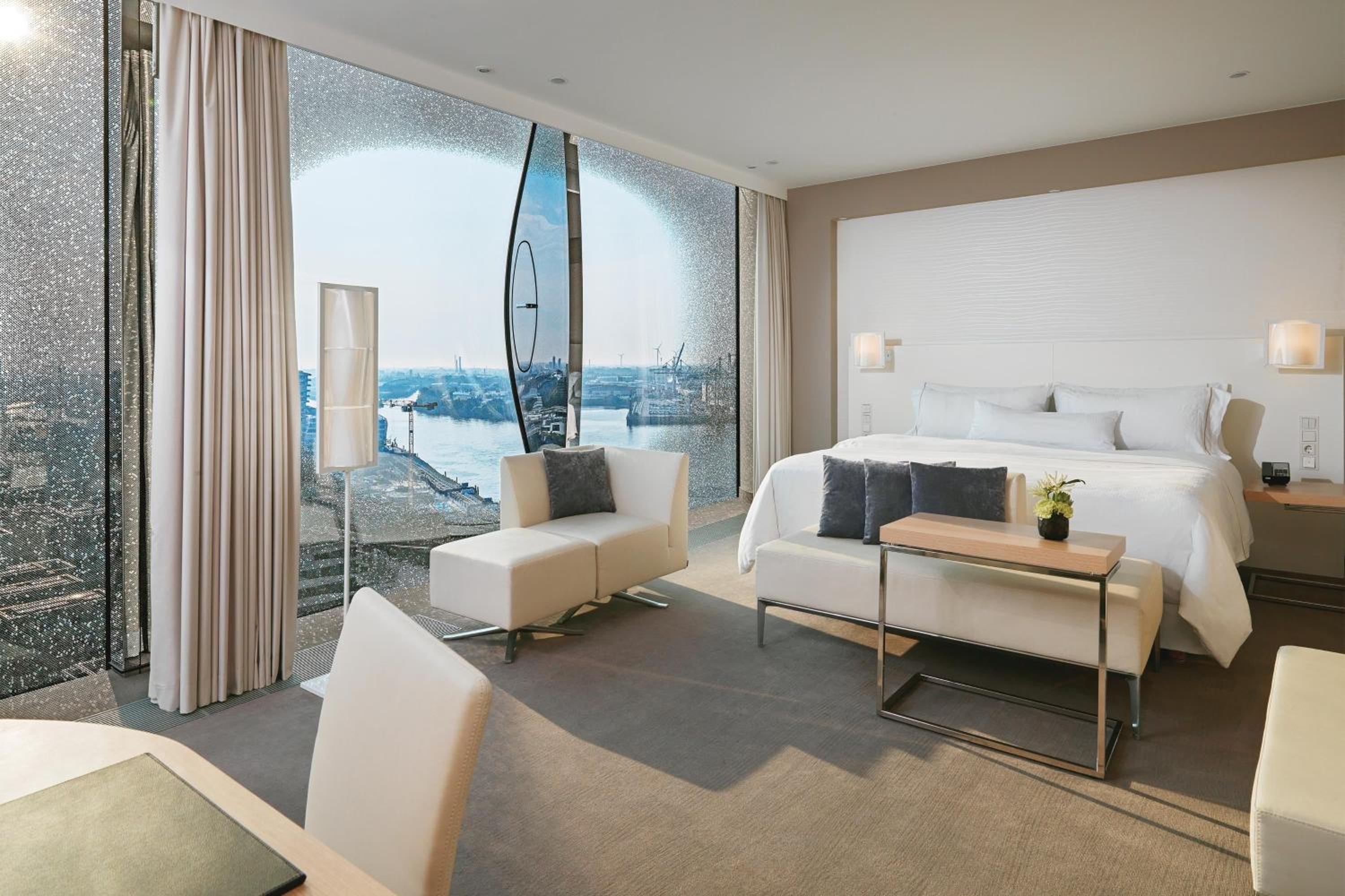 Elbphilharmonie Studio, Studio, 1 King, City/Elbe view thumbnail 5