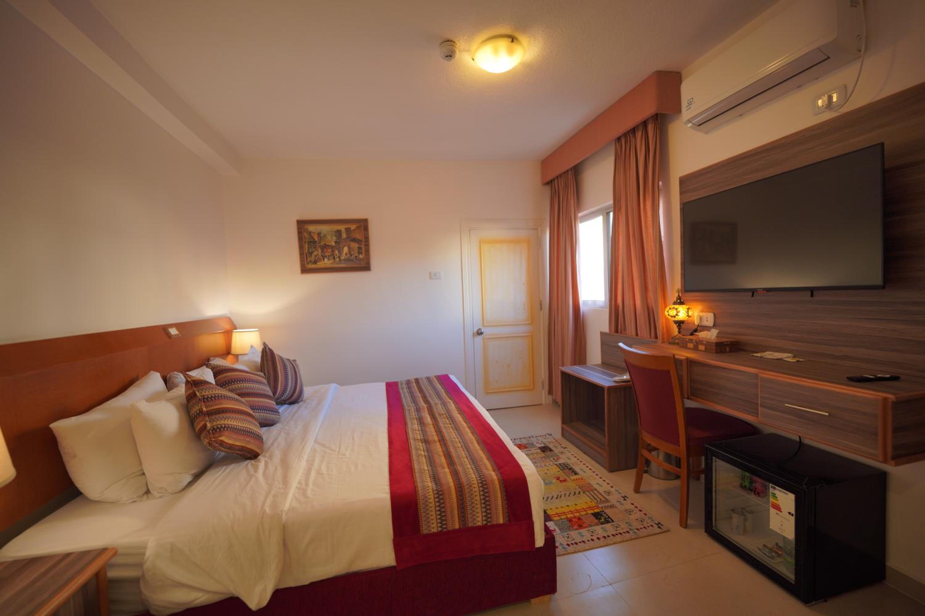 Budget Double or Twin Room - Photo 6