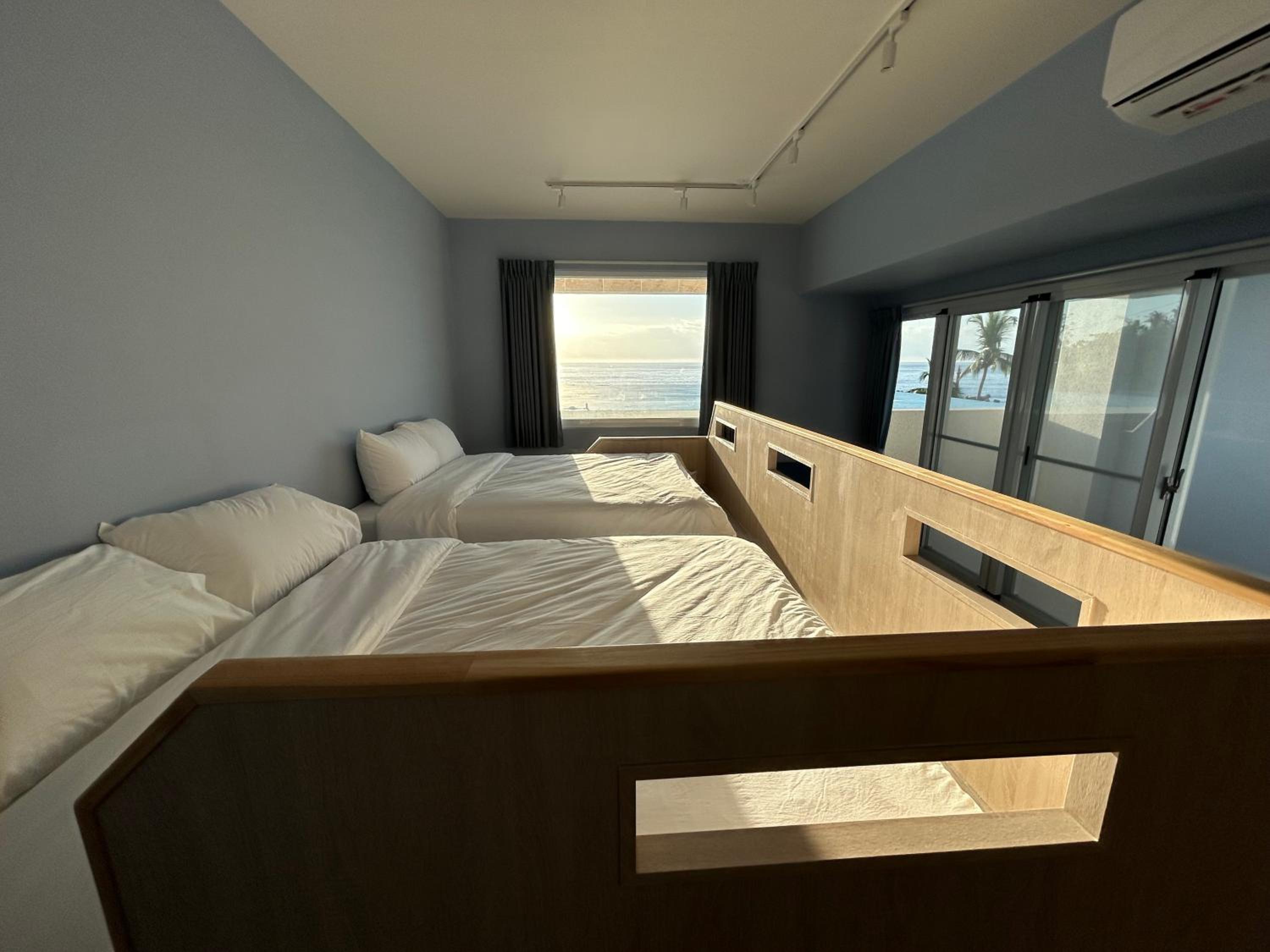 Quadruple Room with Sea View photo 3