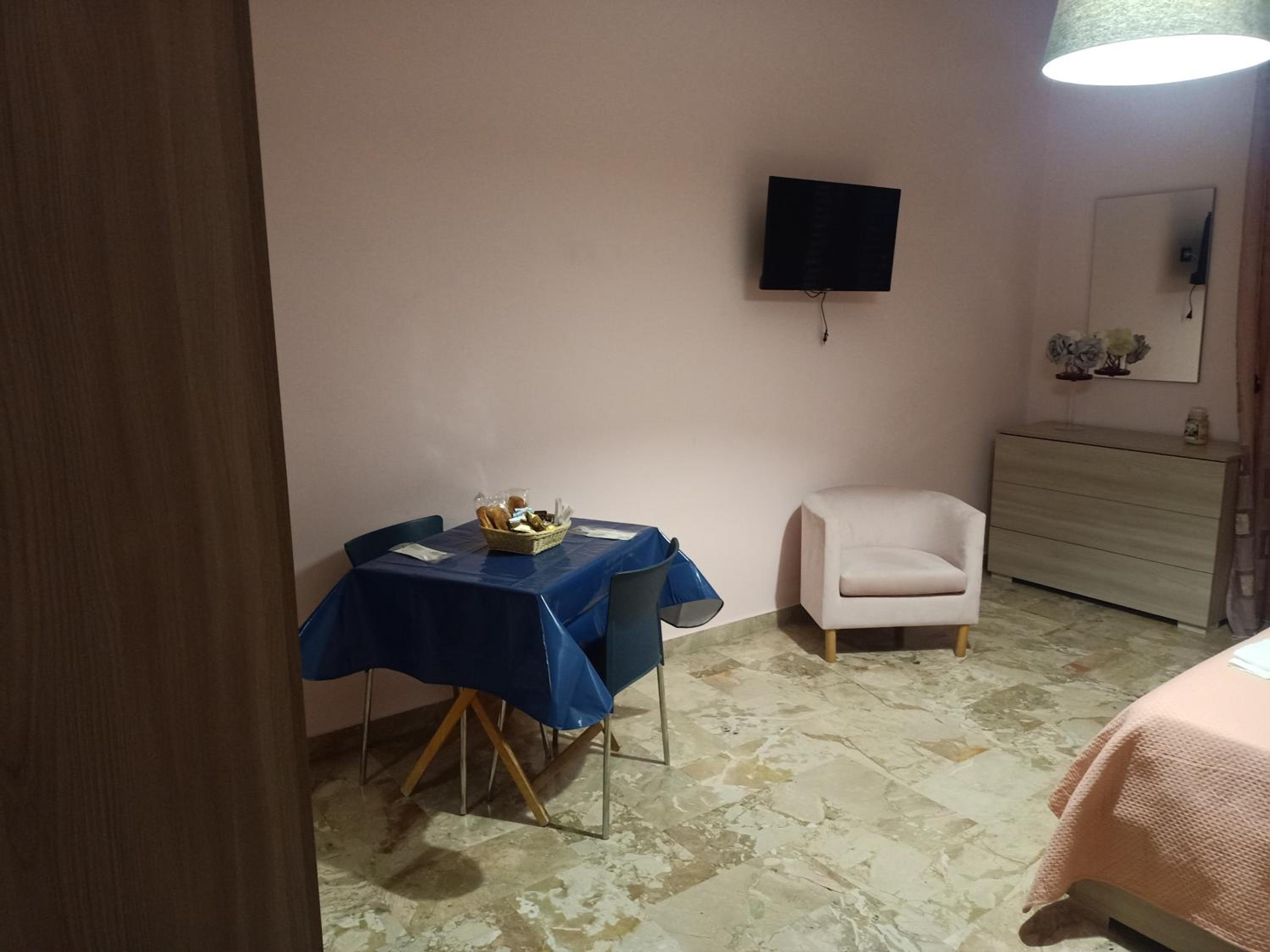 Deluxe Room (2 Adults + 1 Child) photo 2