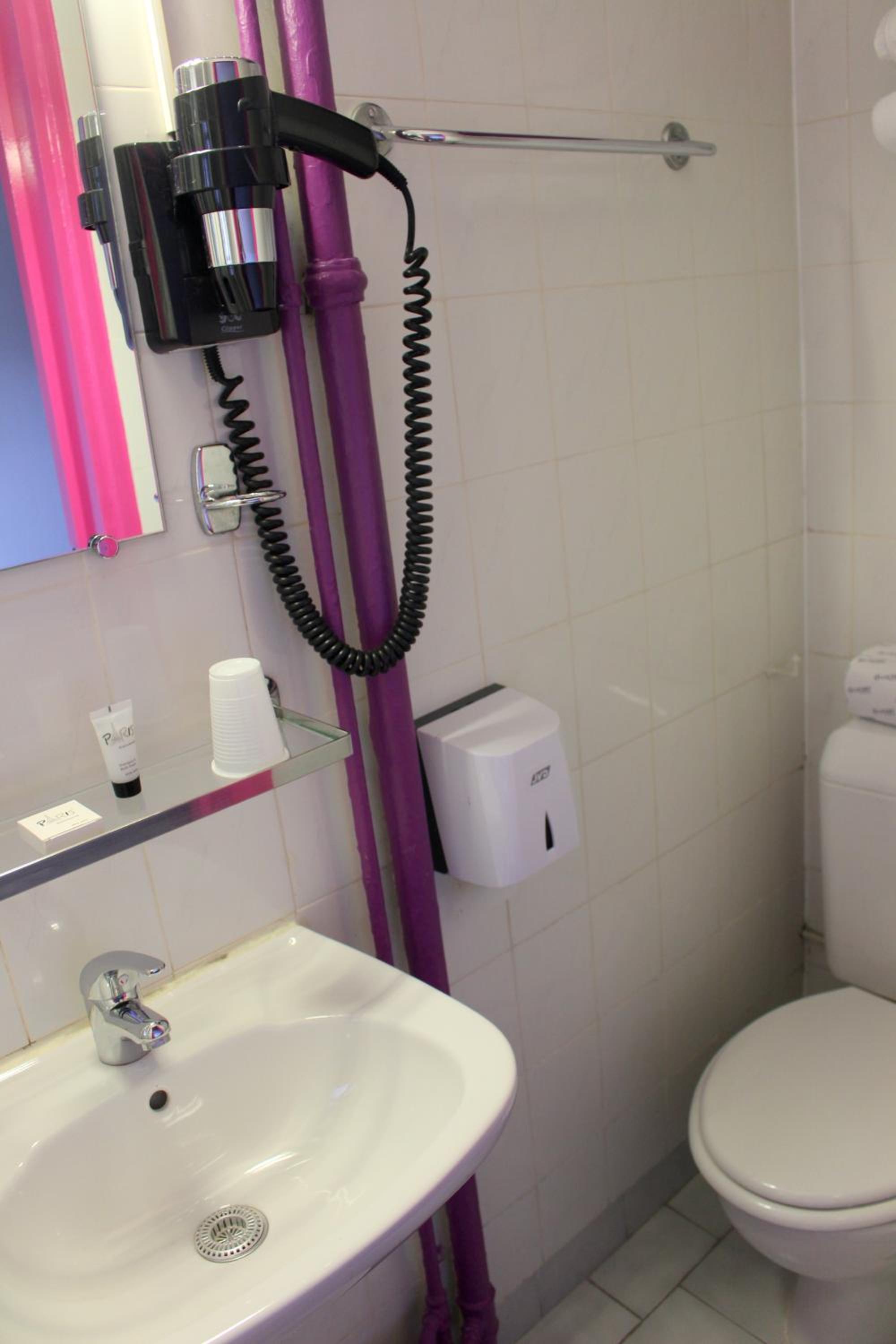 Budget Double Room photo 3