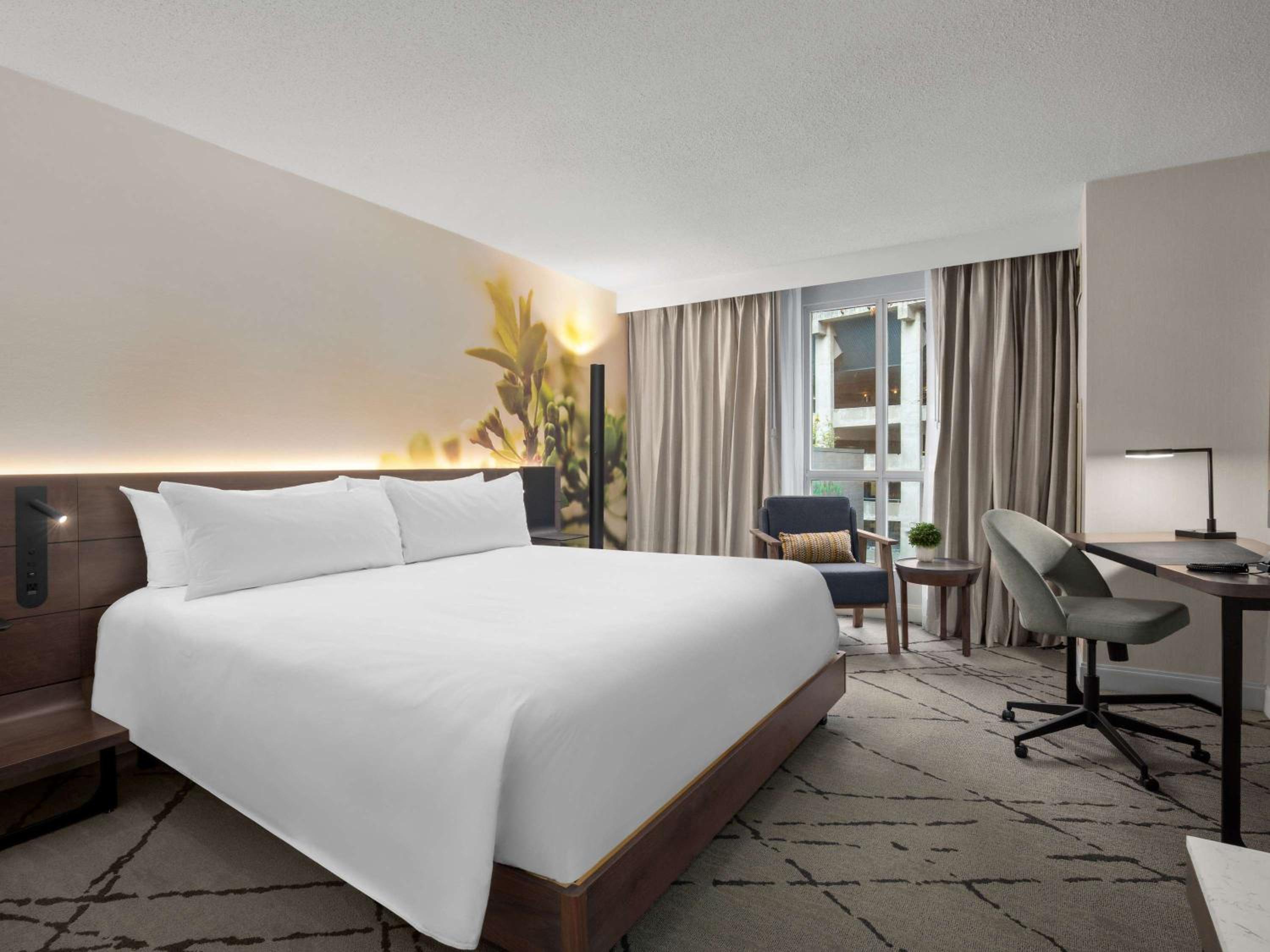 Superior King Room - Renovated - Photo 9