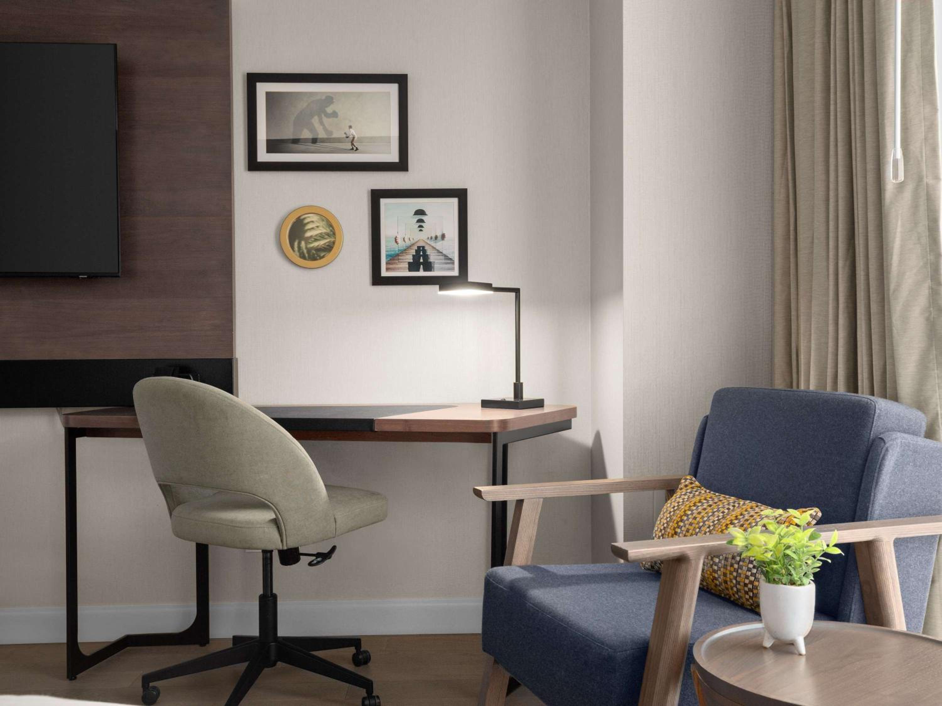 Accessible Superior Room thumbnail 6