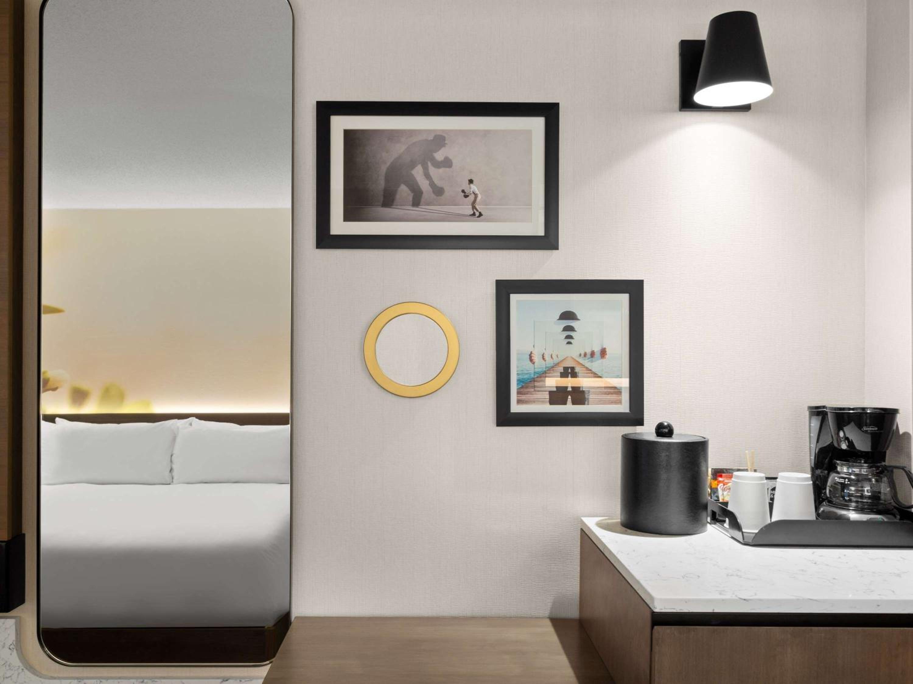 Superior King Room - Renovated - Photo 12