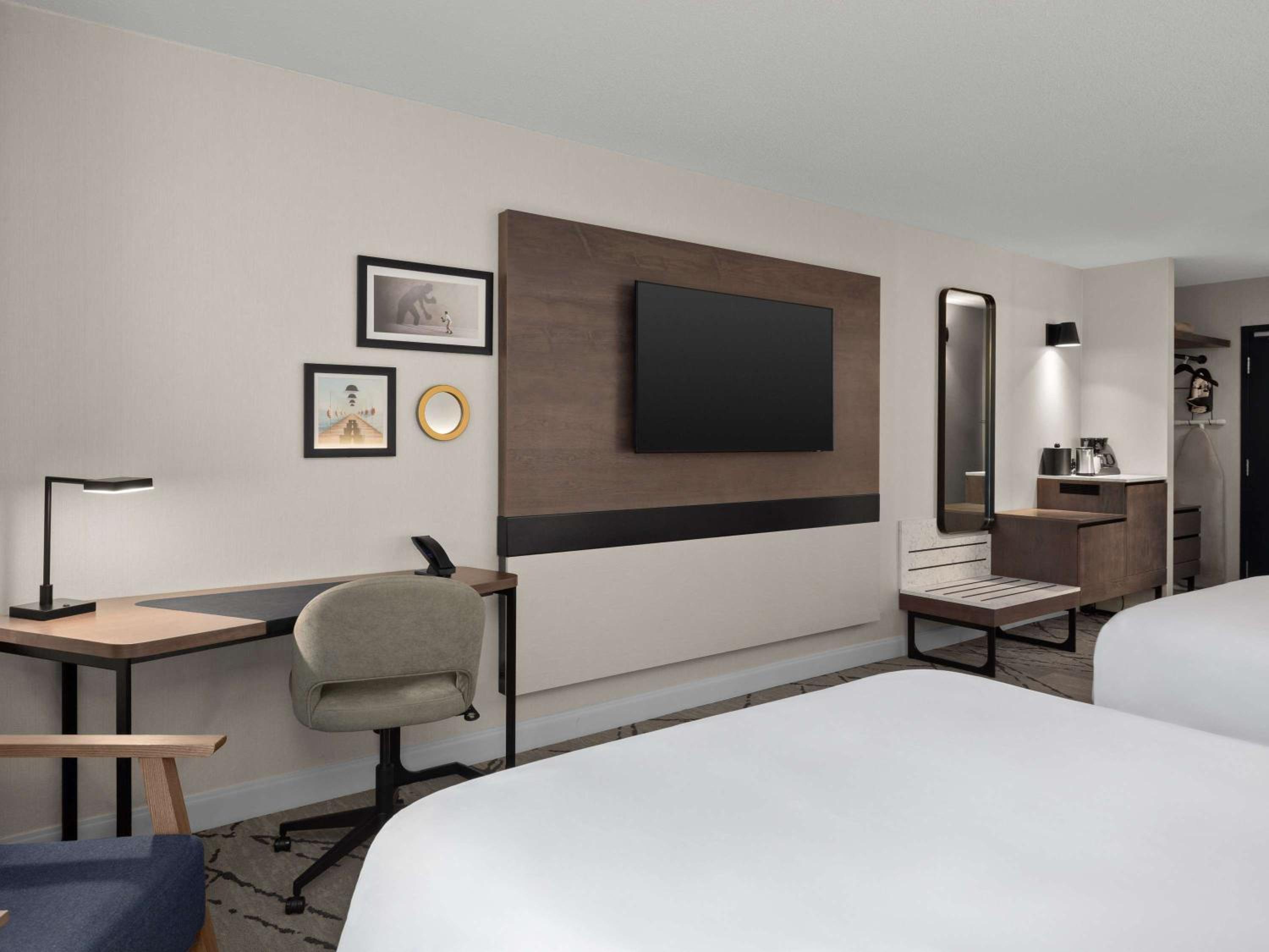 Superior with Two Queen Beds thumbnail 5