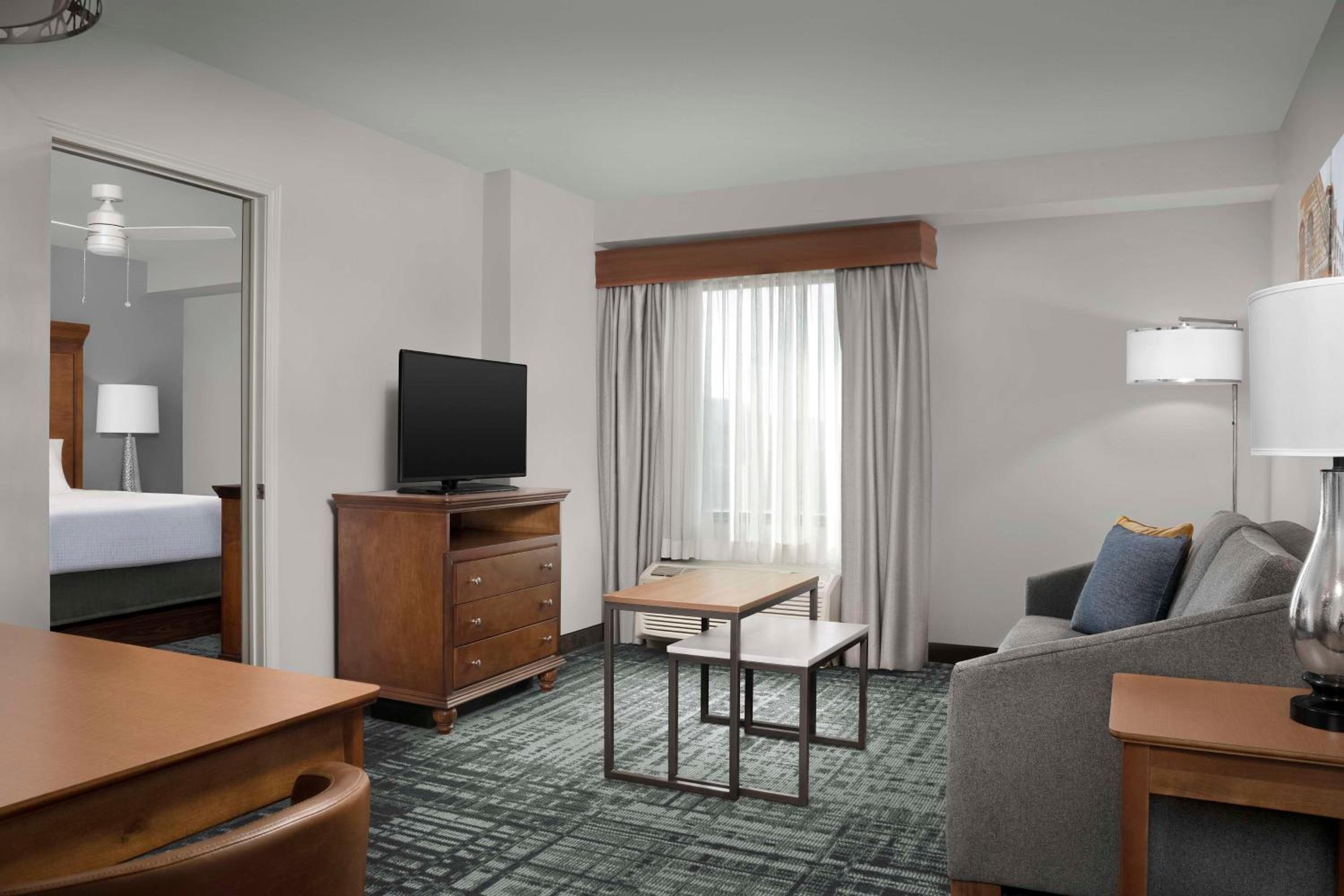 One-Bedroom King Suite - Non-Smoking - Photo 9