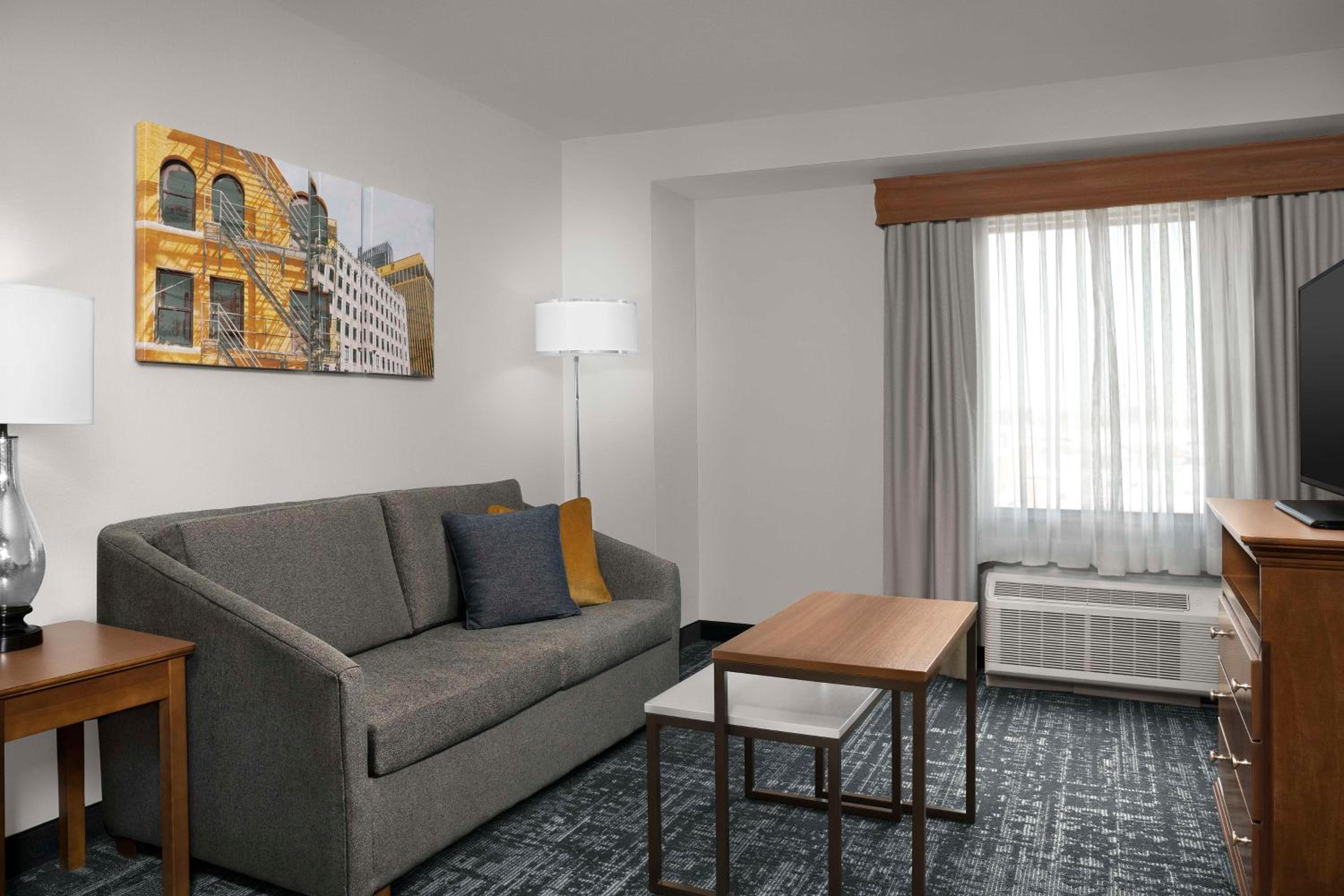 Two Bedroom Suite with One King and Two Queen Beds - Non-Smoking - Photo 1