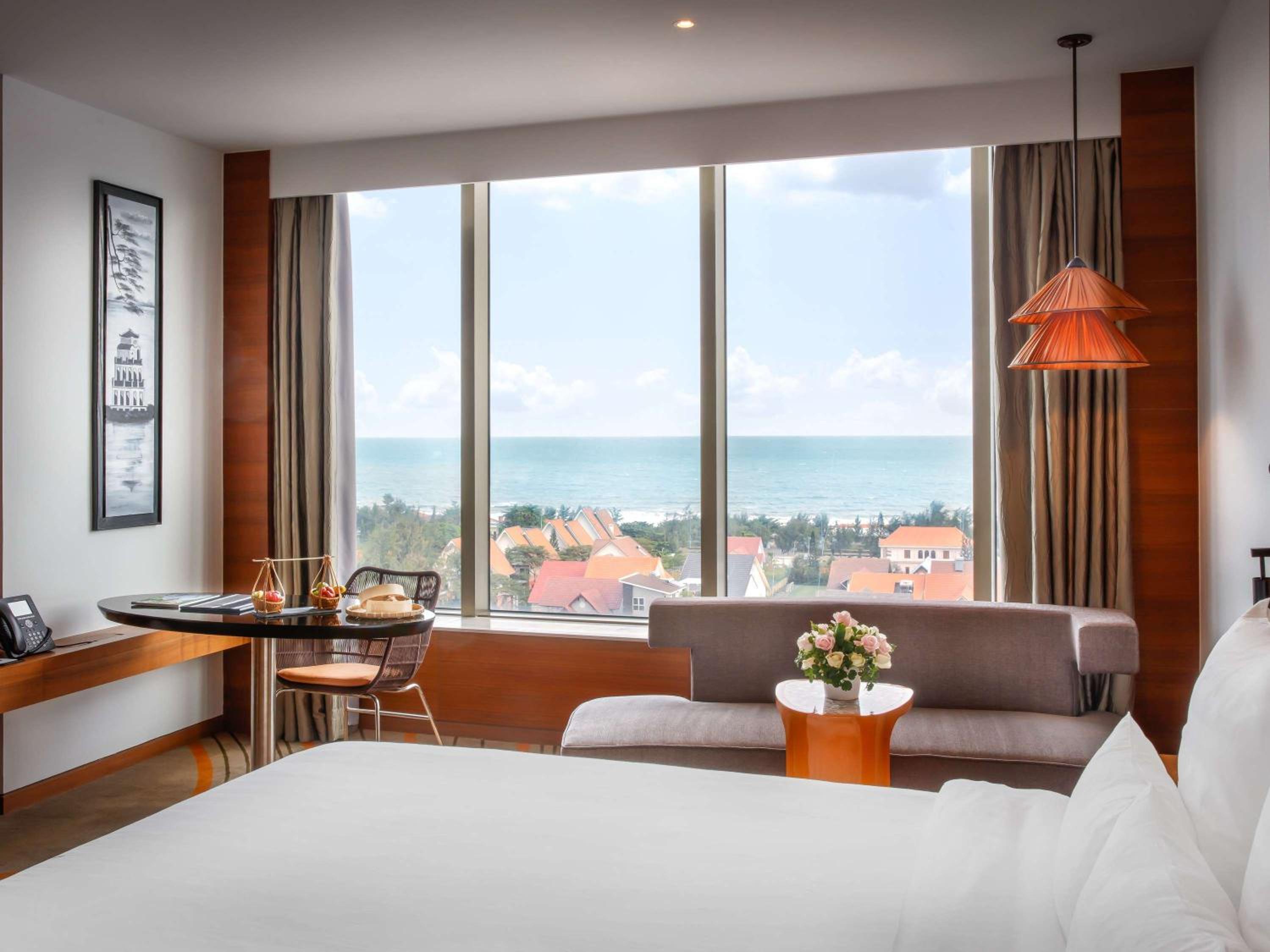 Deluxe King Room with Sea View photo 2