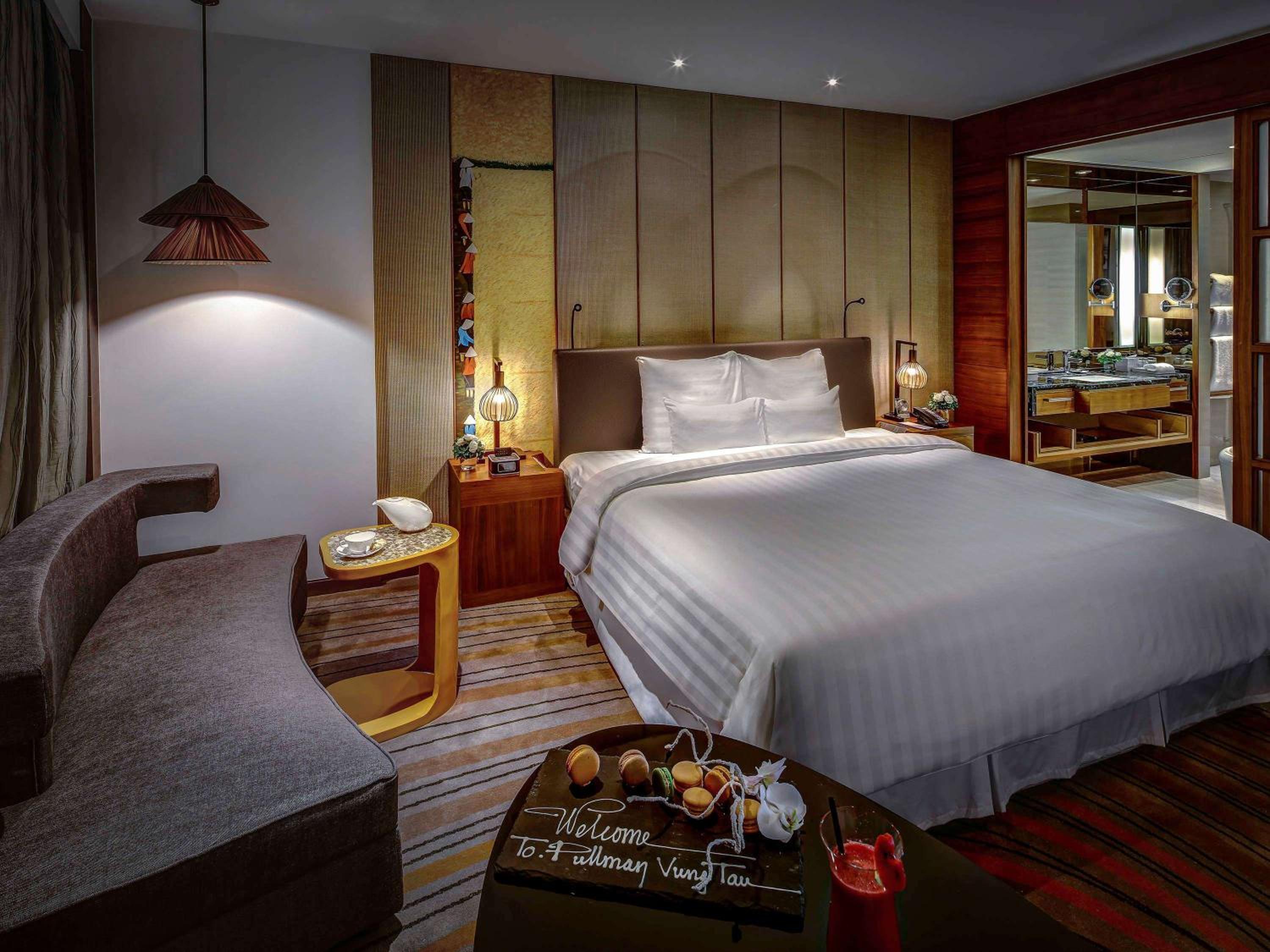 Deluxe King Room with Sea View photo 3