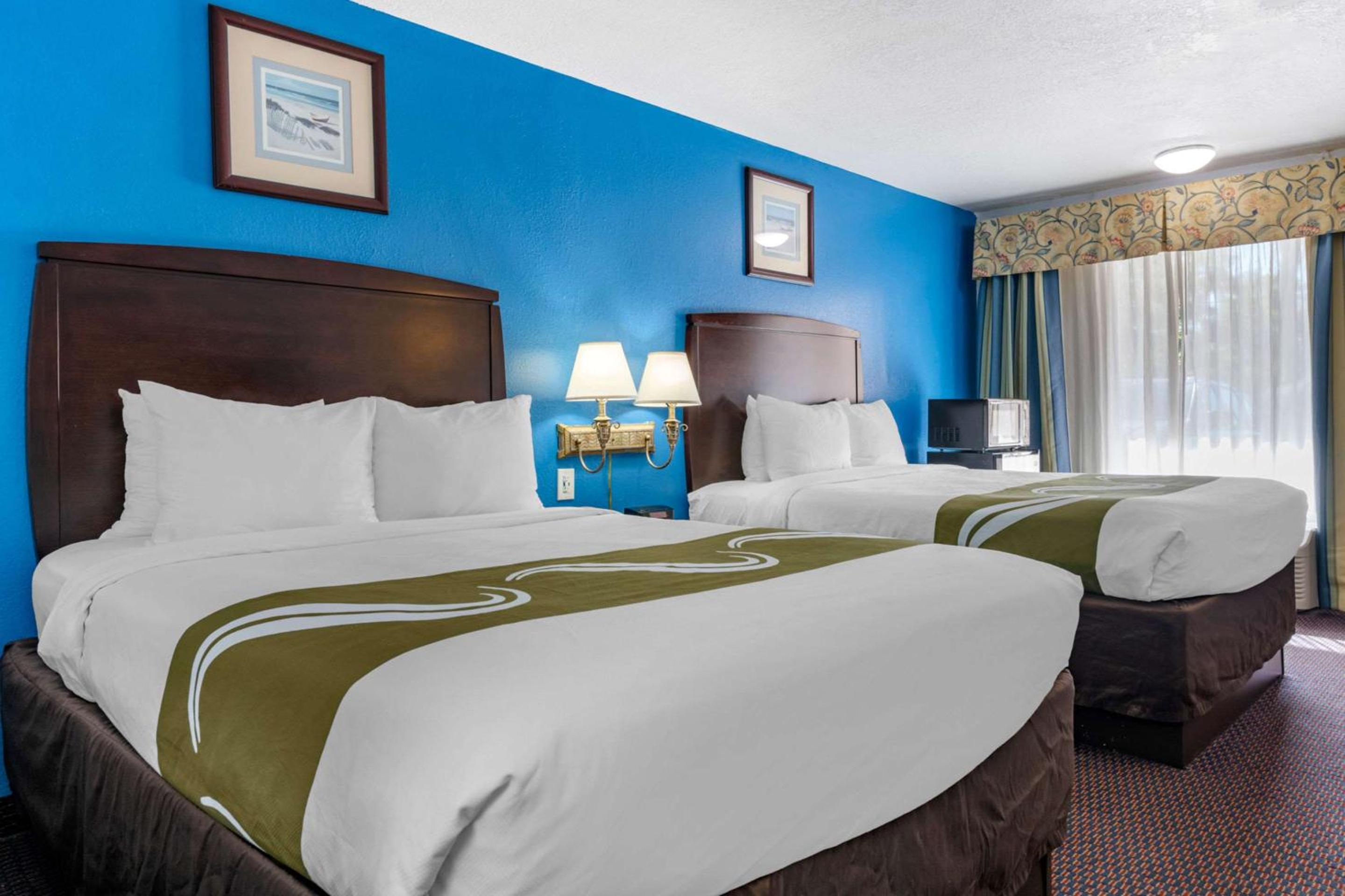 Queen Room with Two Queen Beds - Accessible/Non-Smoking  - Photo 2