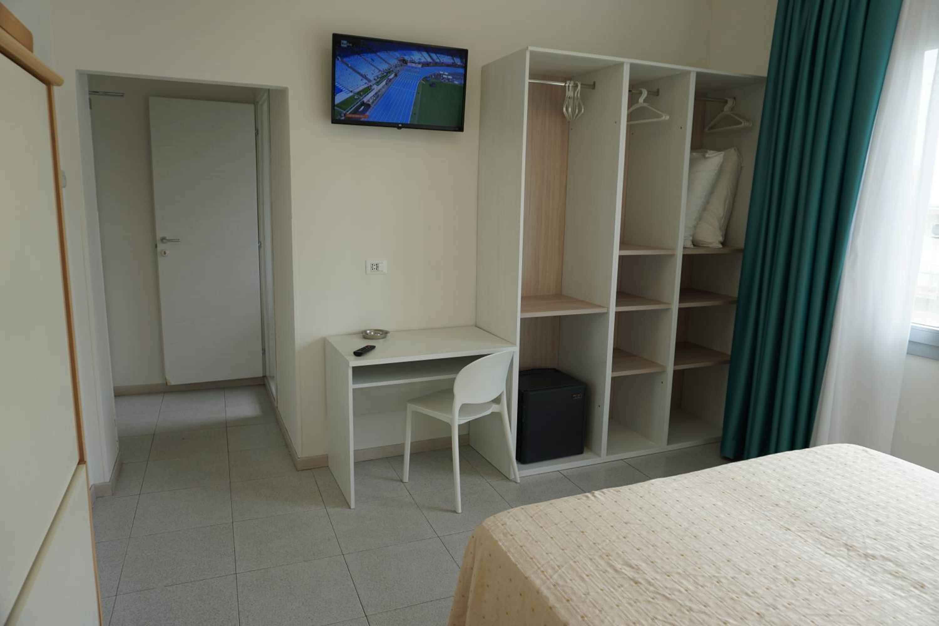 Triple Room with Side Sea View photo 1