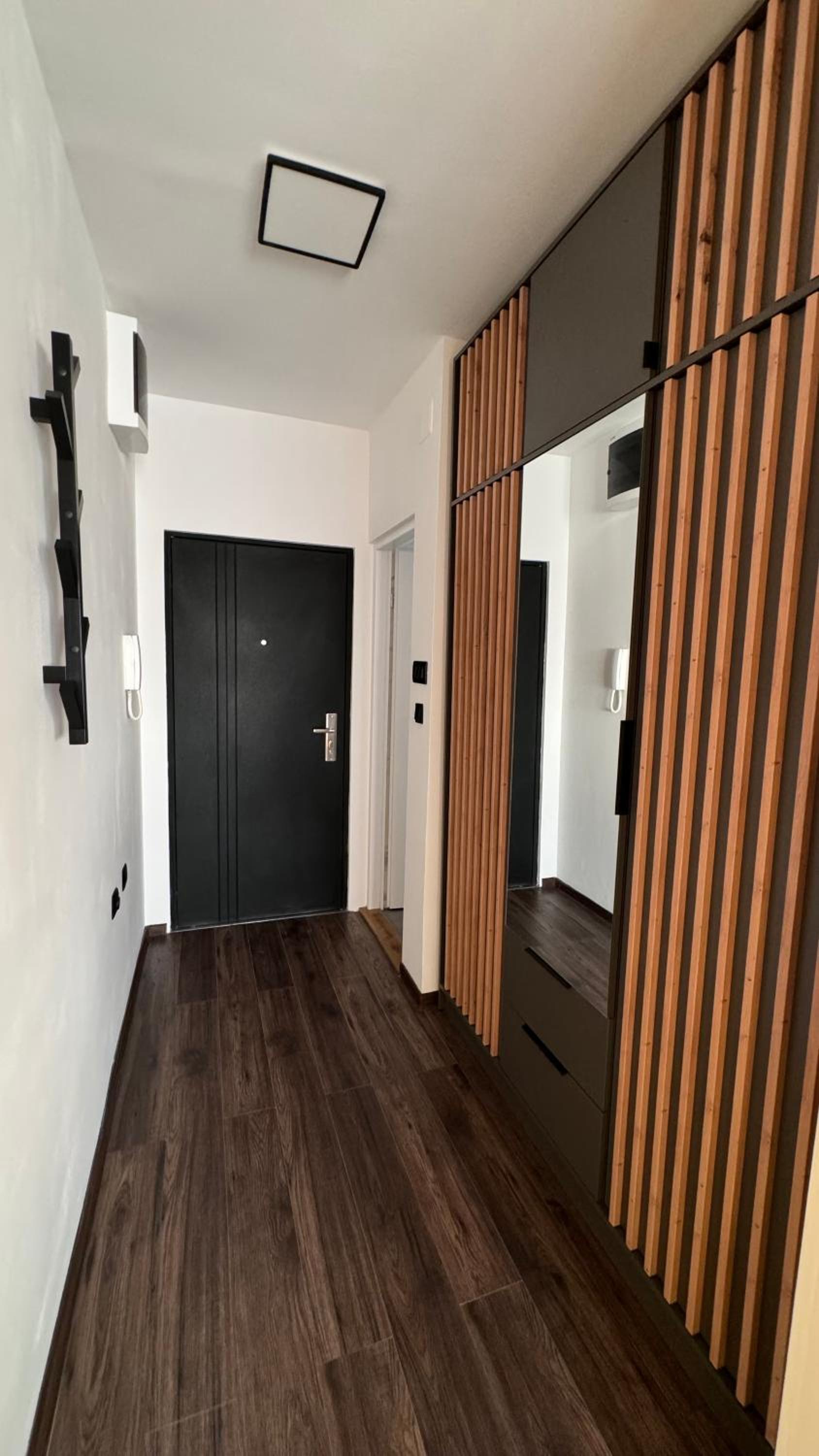 Studio Apartment With Balcony photo 3