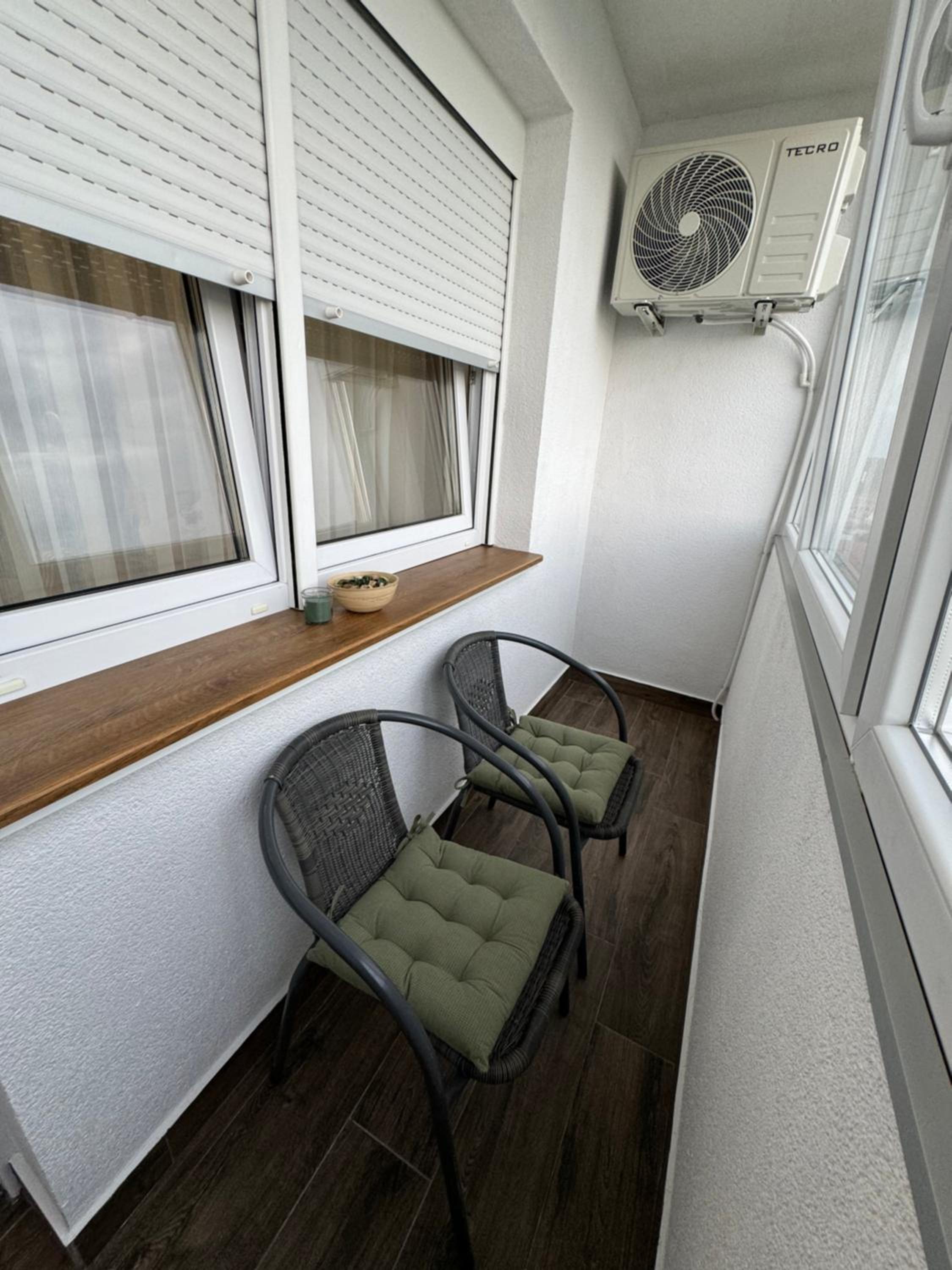 Studio Apartment With Balcony photo 2