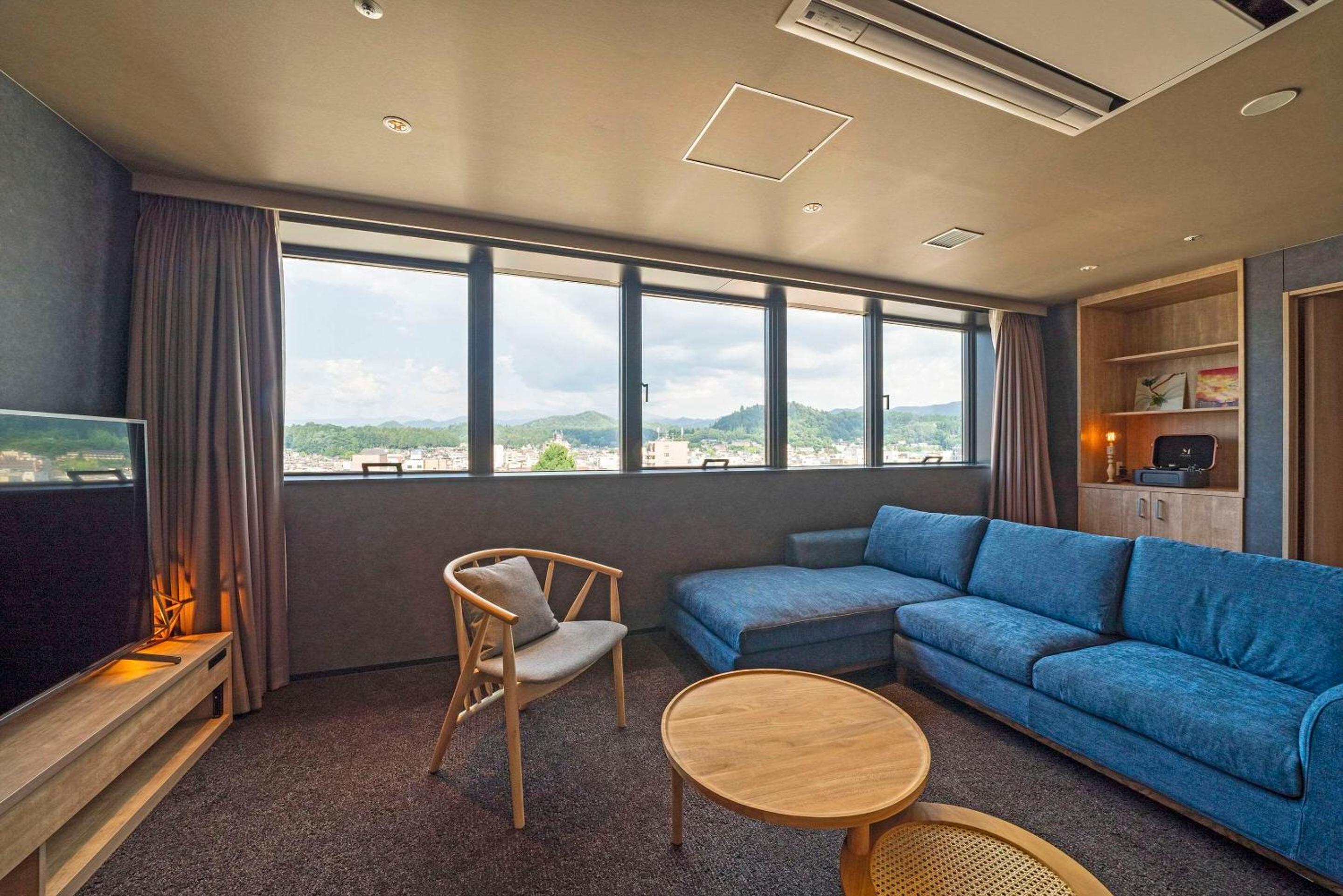 The Around Floor - Suite Room - Non Smoking - Photo 6