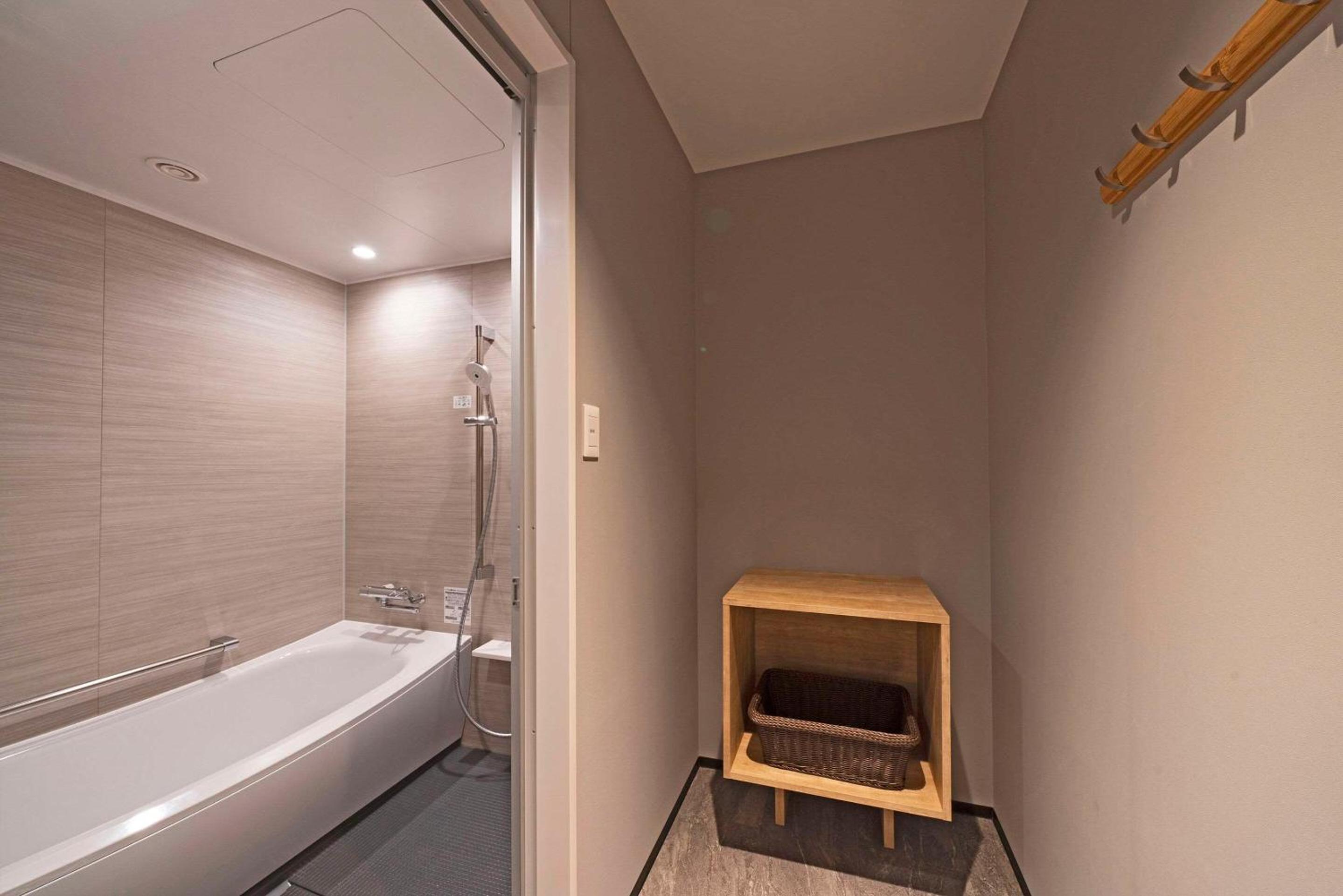 The Around Floor - Suite Room - Non Smoking - Photo 2