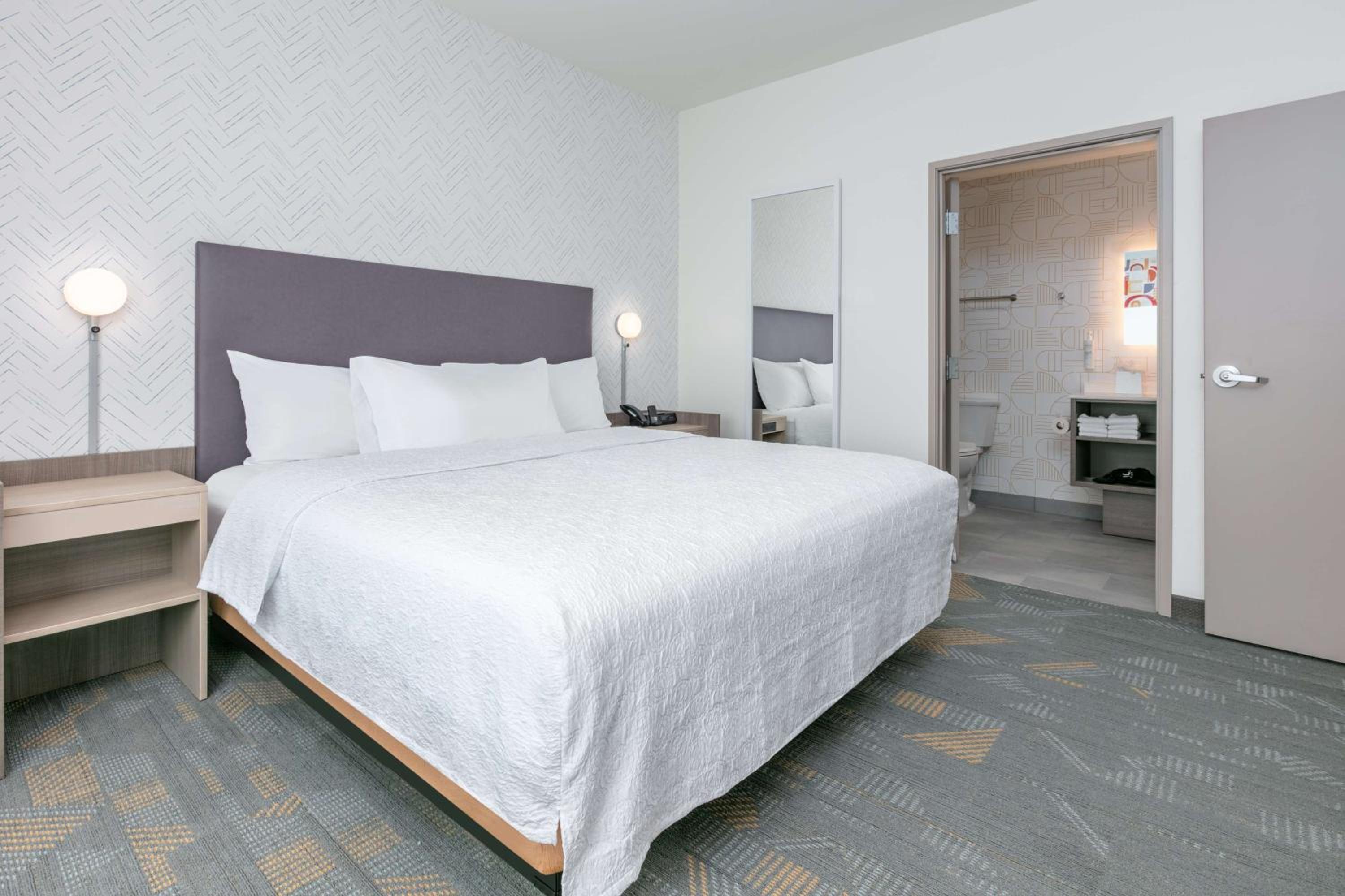One-Bedroom King Suite - Photo 1