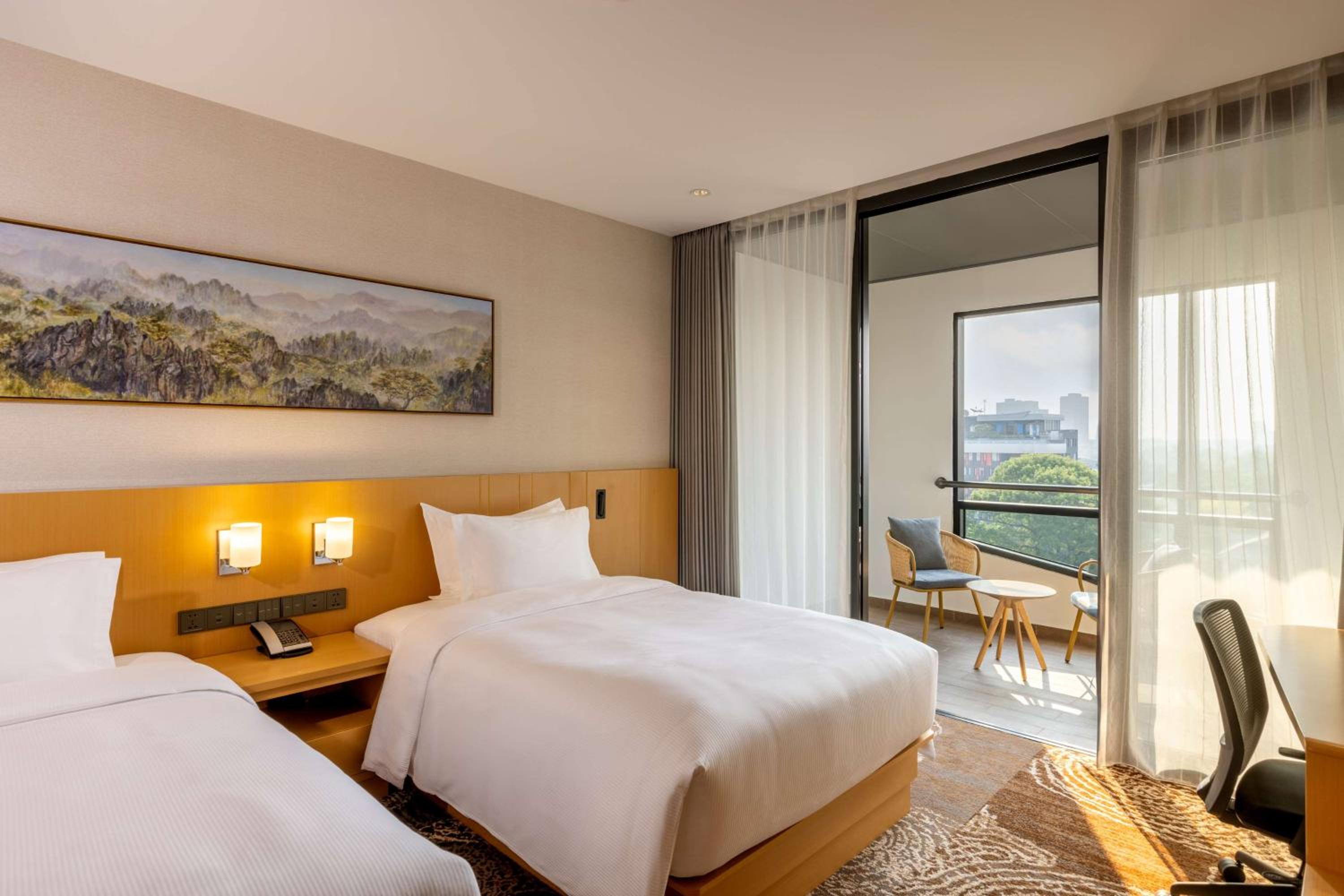 Twin Guest Room with Balcony