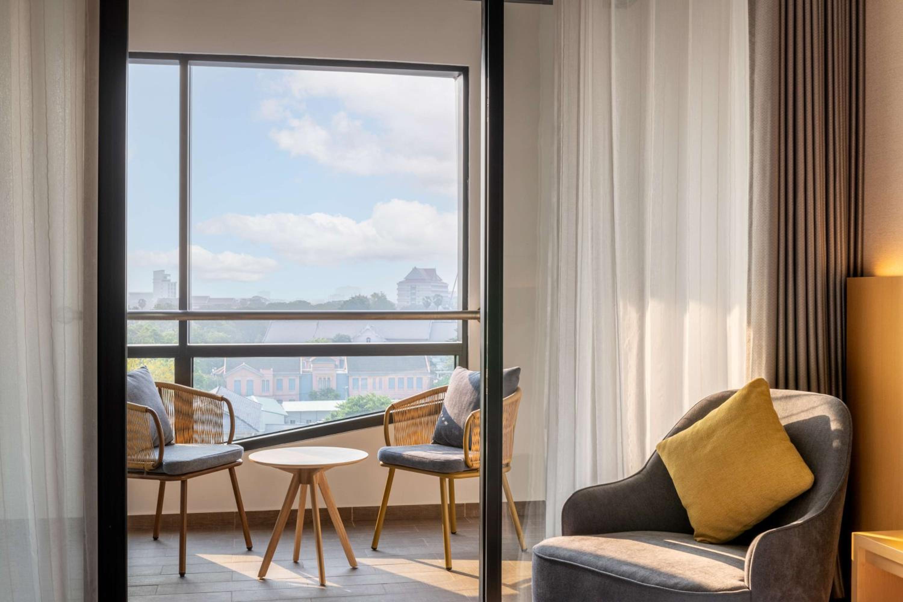King Room with Balcony photo 2