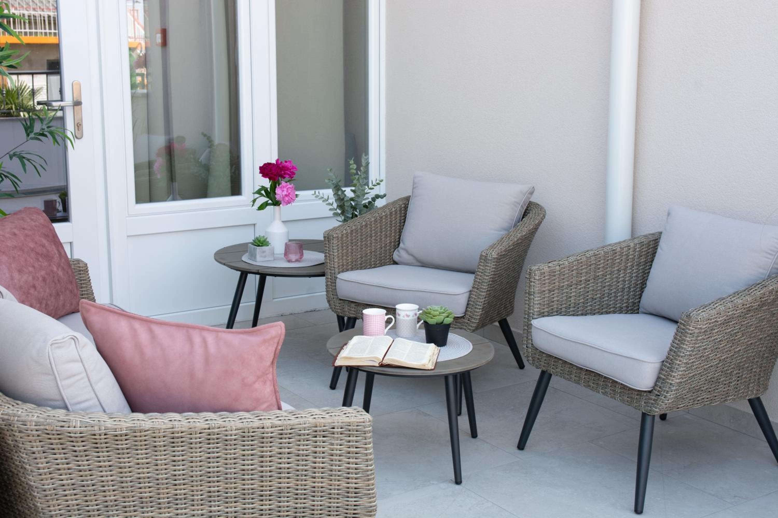 Studio with Terrace photo 2