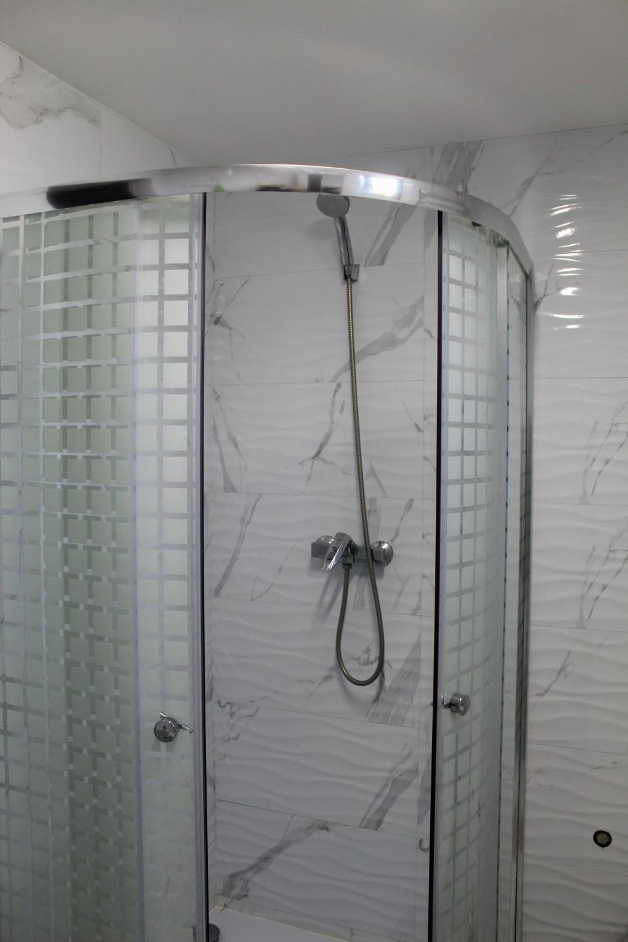 Double Room with Shared Bathroom photo 2